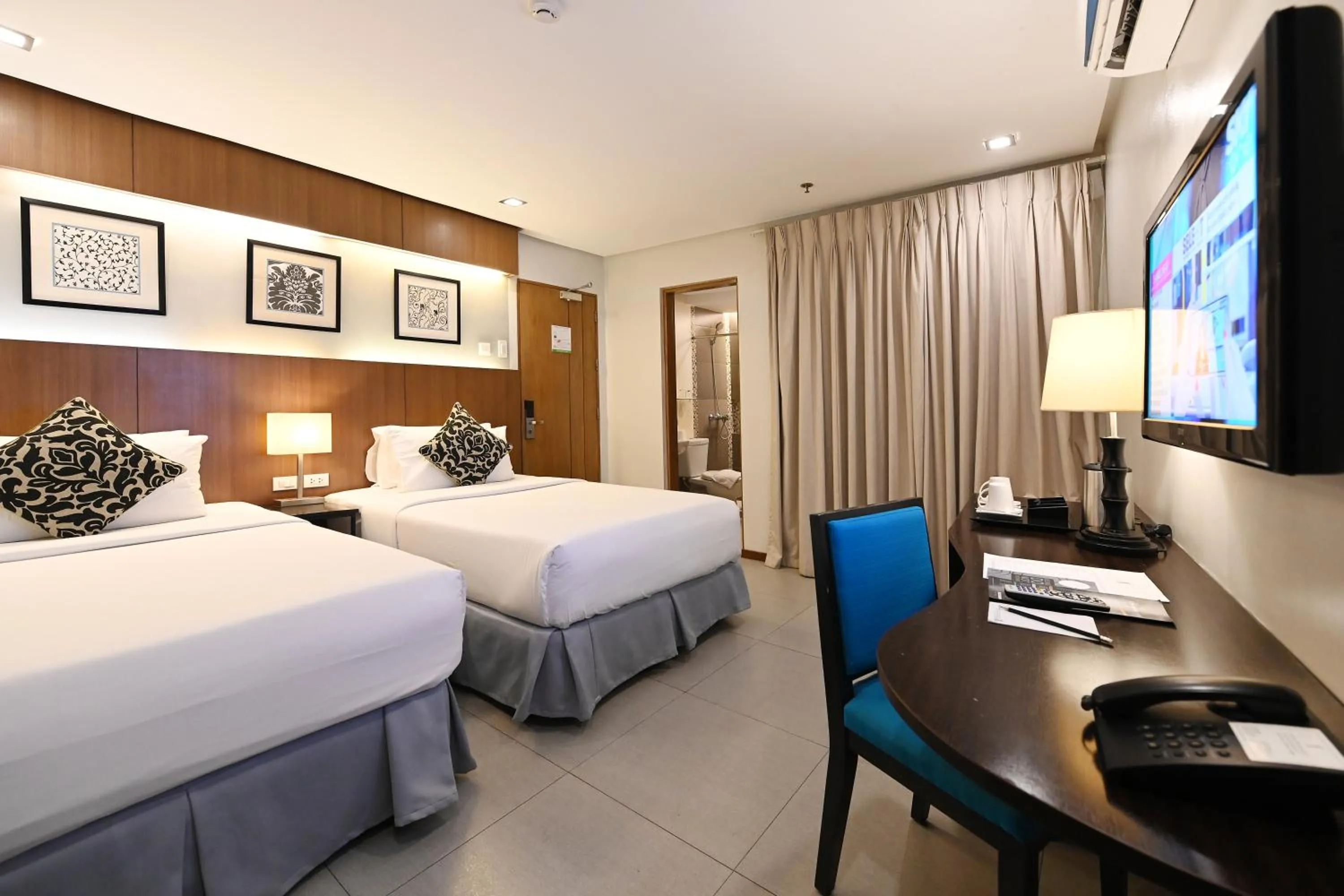 Bedroom, Bed in St Mark Hotel