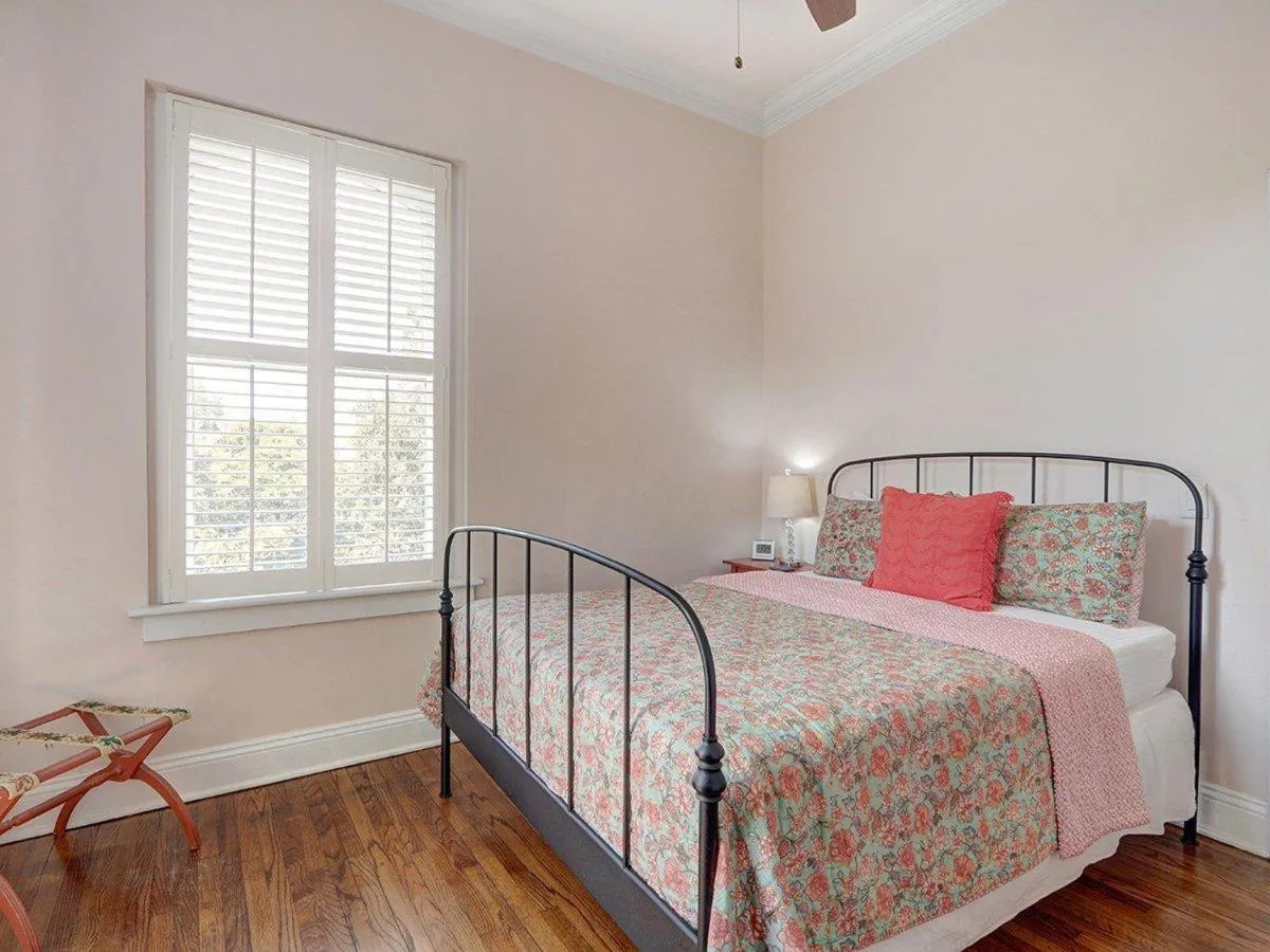 Bed in Charm on Liberty