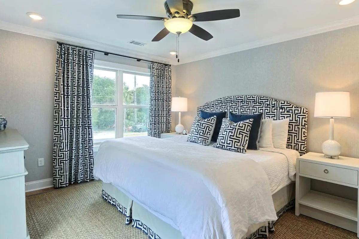 Bed in El Rey Collection 6