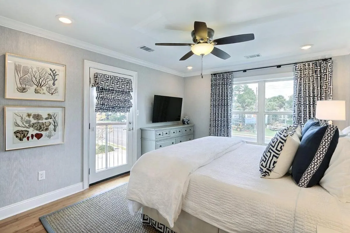 Bed in El Rey Collection 6