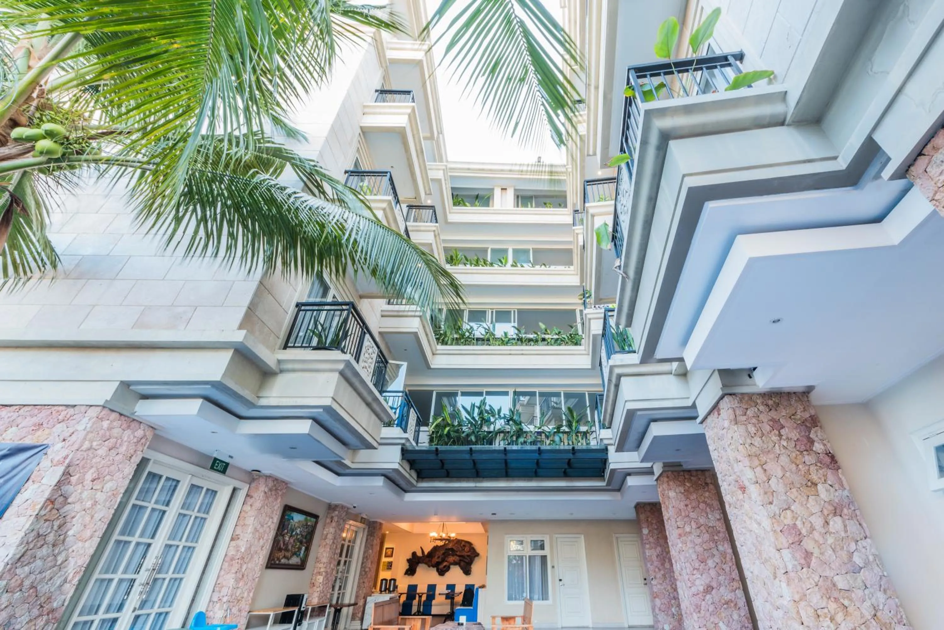 Property building in Alron Hotel Kuta Powered by Archipelago