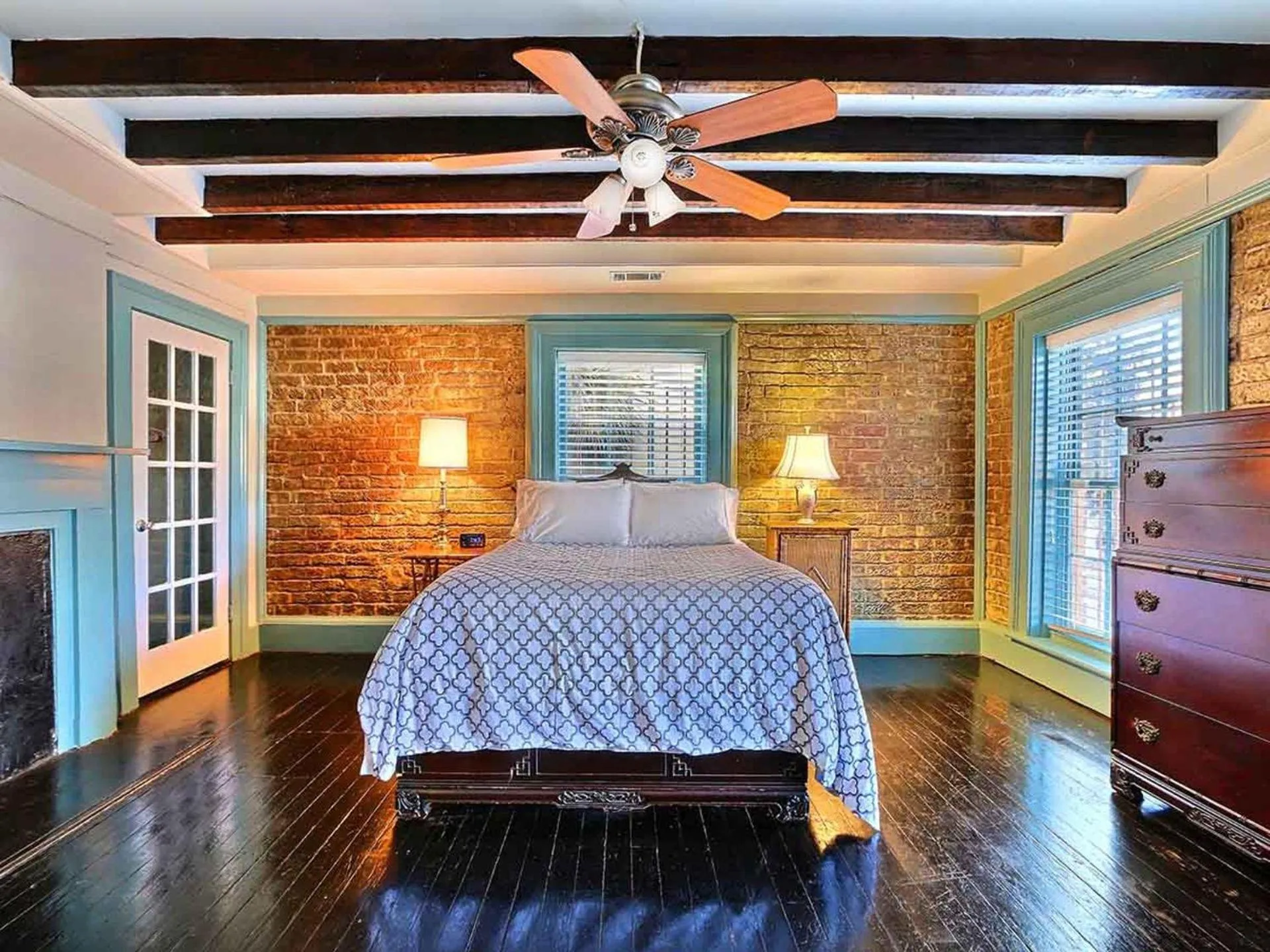 Bed in Diplomat House