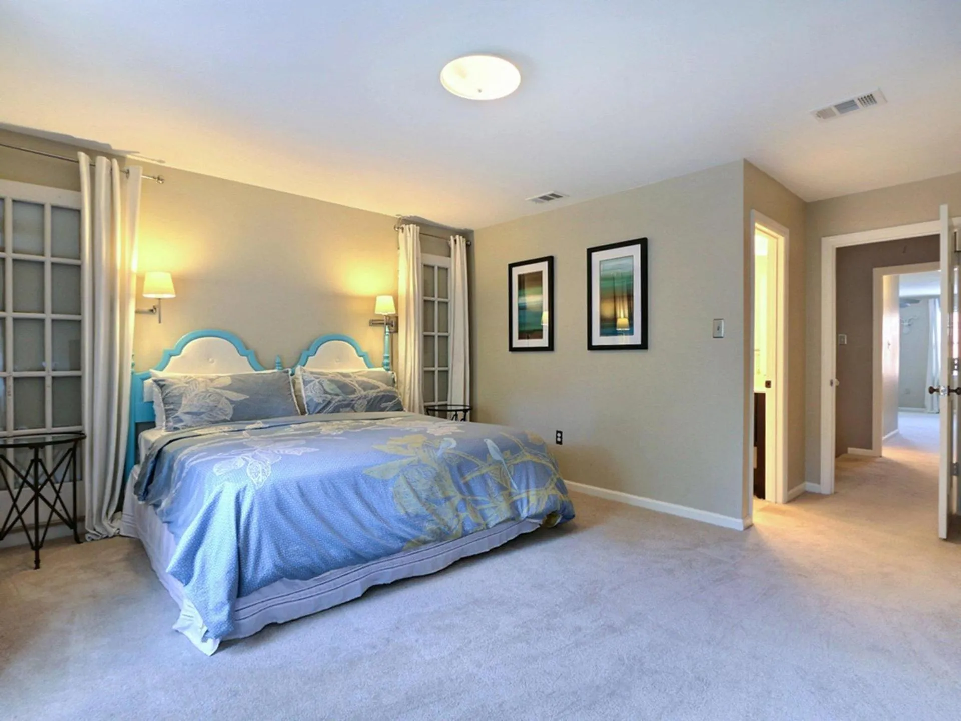 Bed in Pickett`s Place