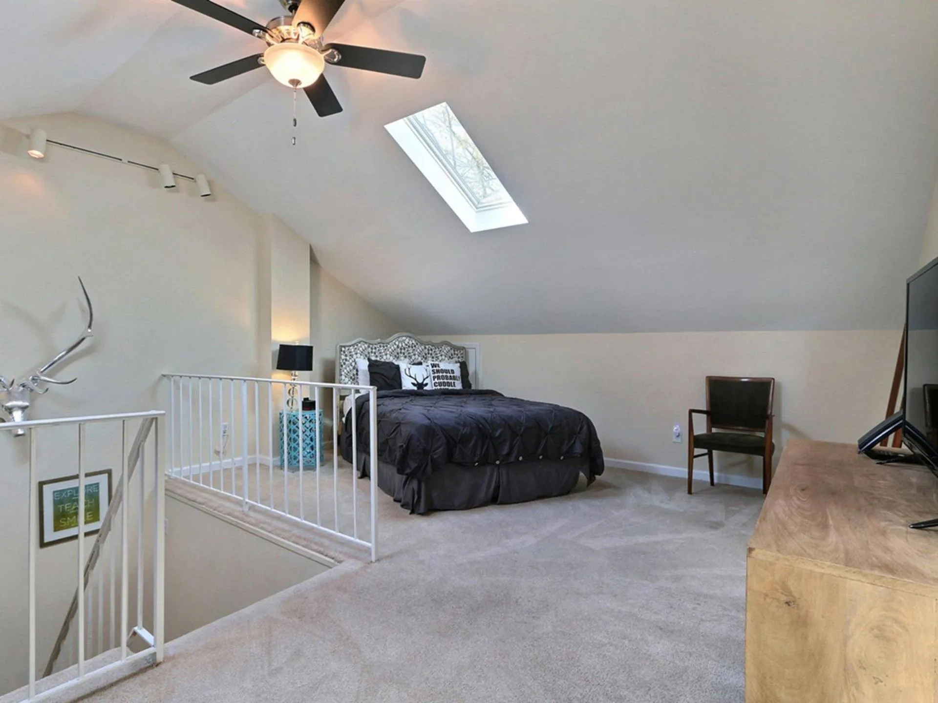 Bed in Pickett`s Place