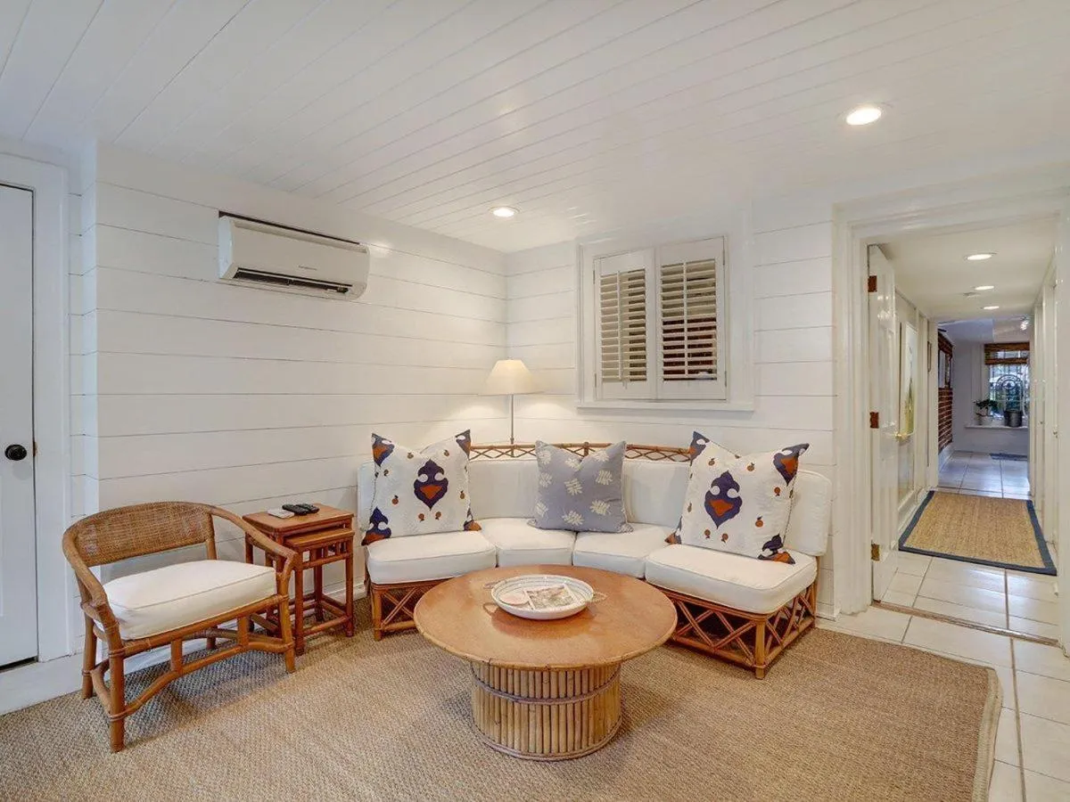 Jones Street Retreat