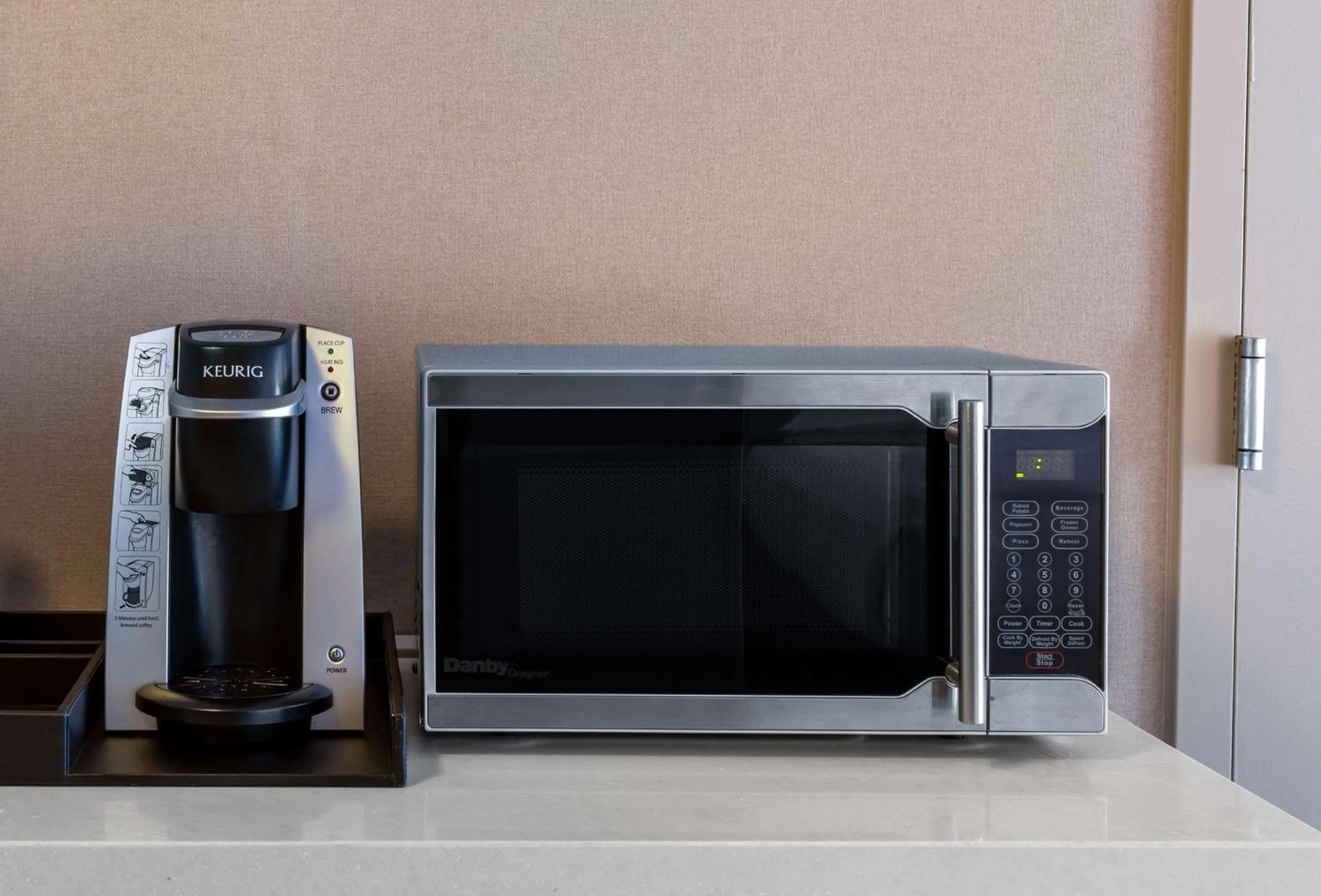 Photo of the whole room in Hilton Garden Inn Islip/MacArthur Airport