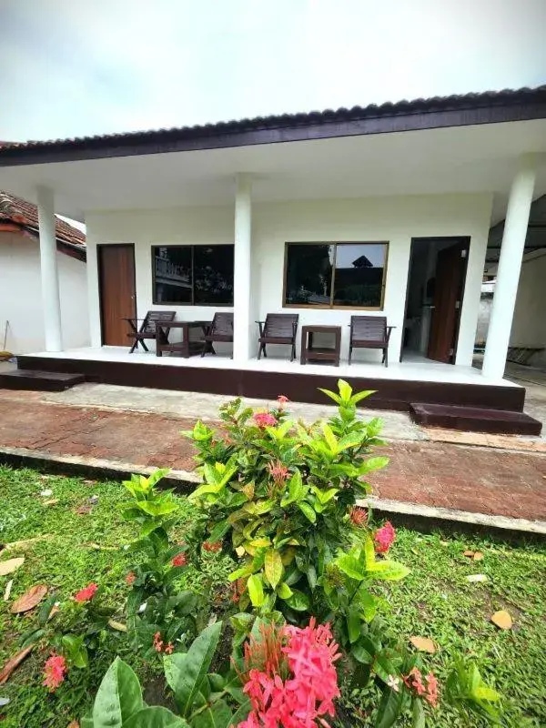 Superior Bungalow in PS 2 Resort Phuket Patong - SHA Plus Superior Bungalow in PS 2 Resort Phuket Patong - SHA Plus