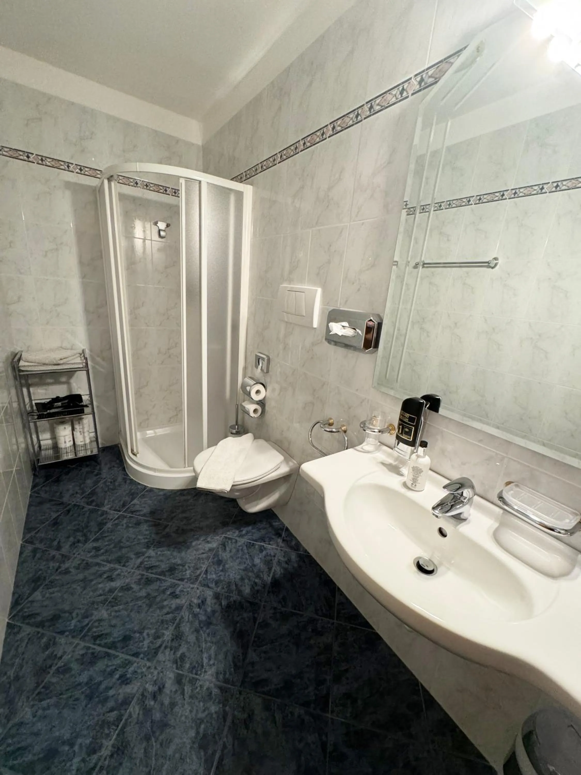 Shower in Hotel Residence MaVie