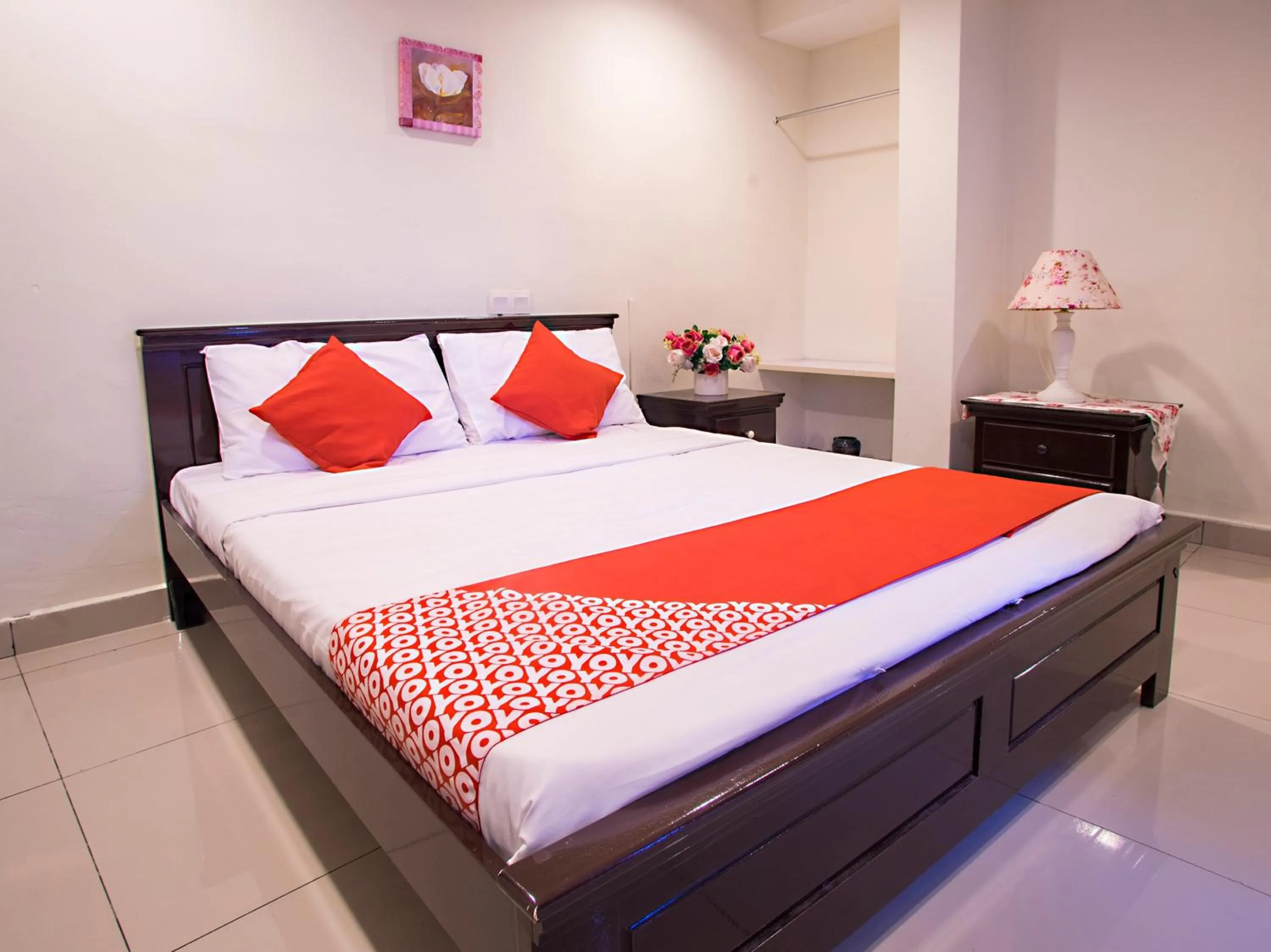 Bedroom in OYO 43961 Kk Hotel Kajang