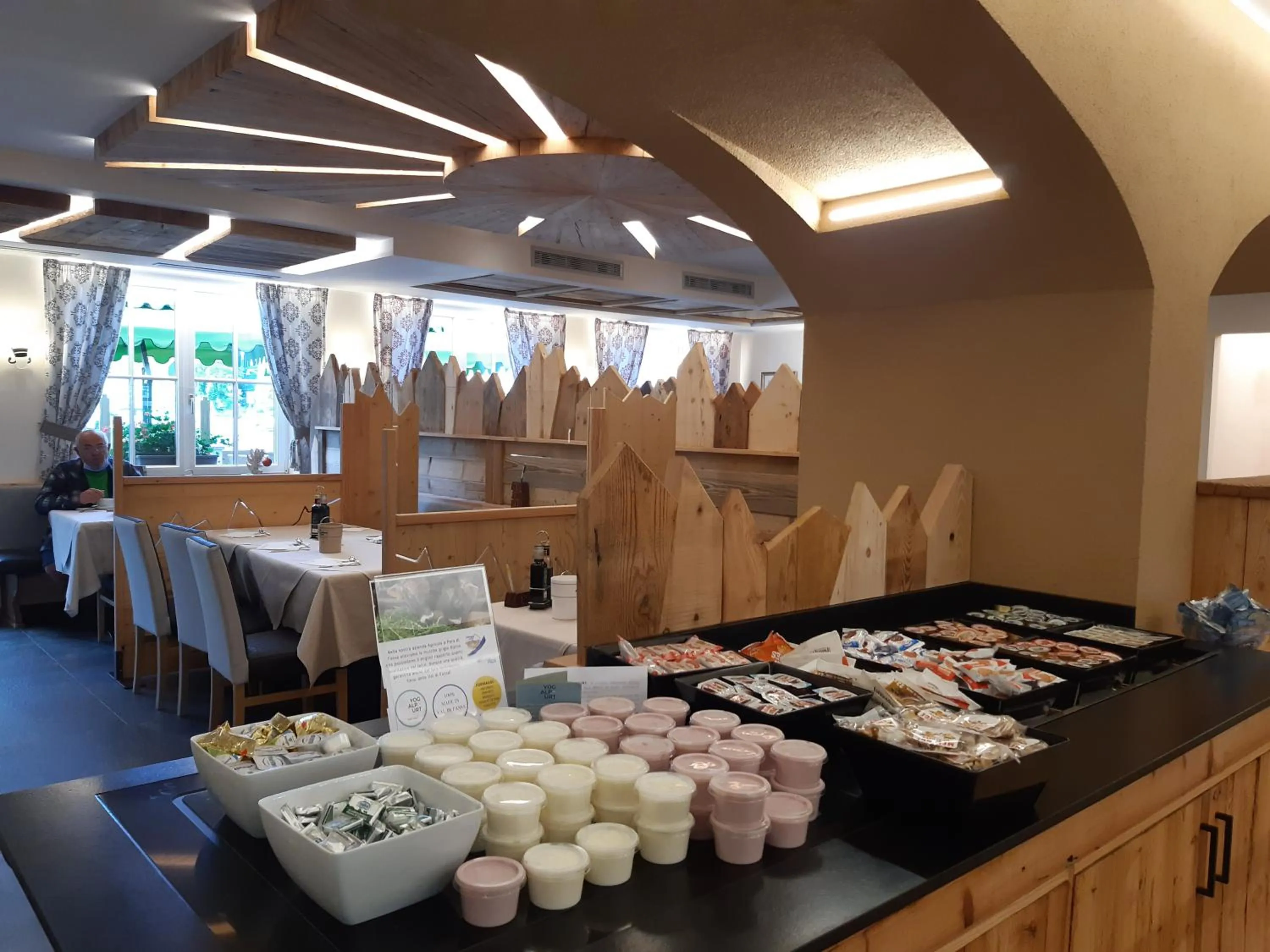 Restaurant/places to eat in Hotel El Pilon