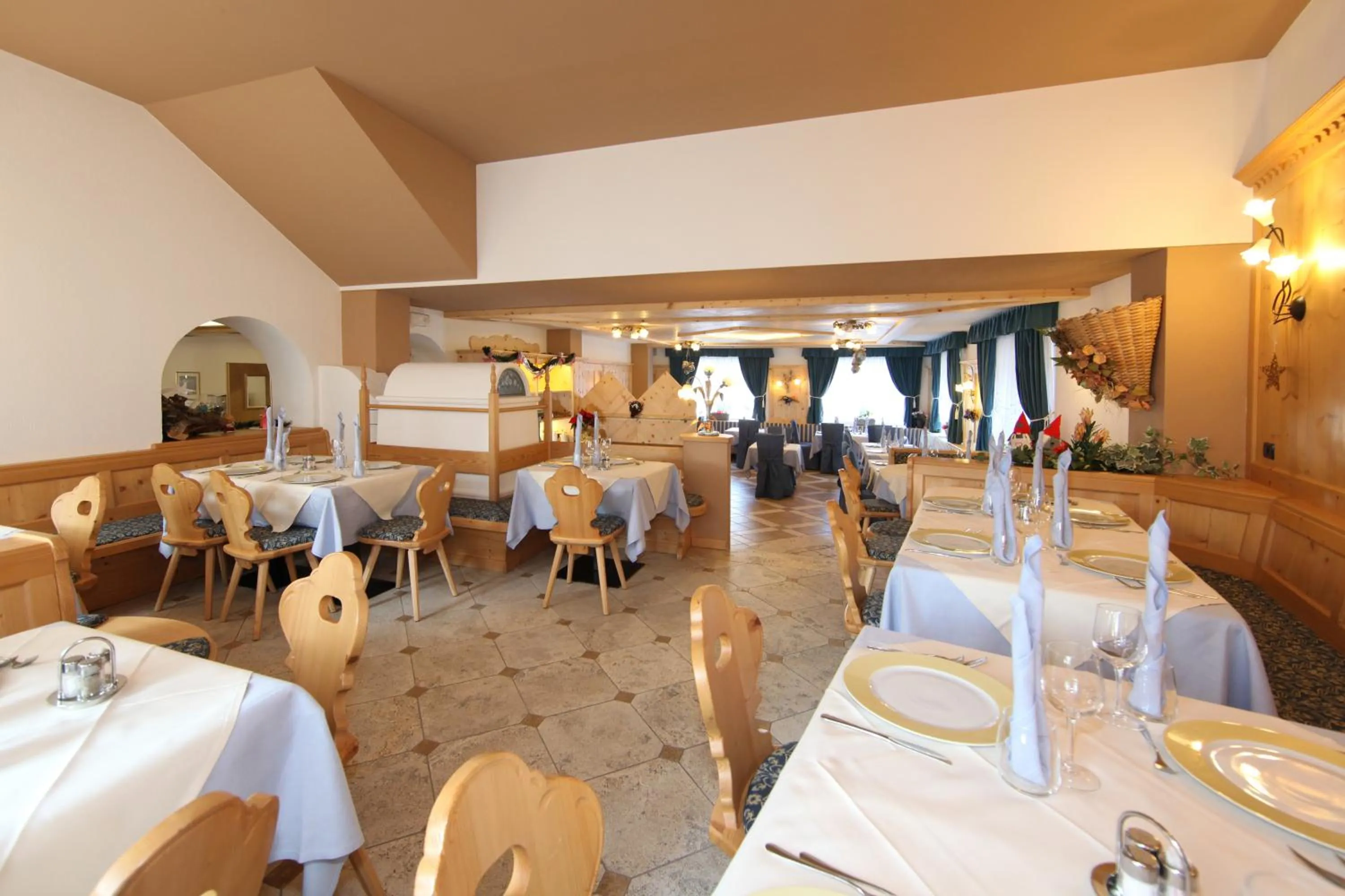 Restaurant/places to eat in Hotel El Pilon