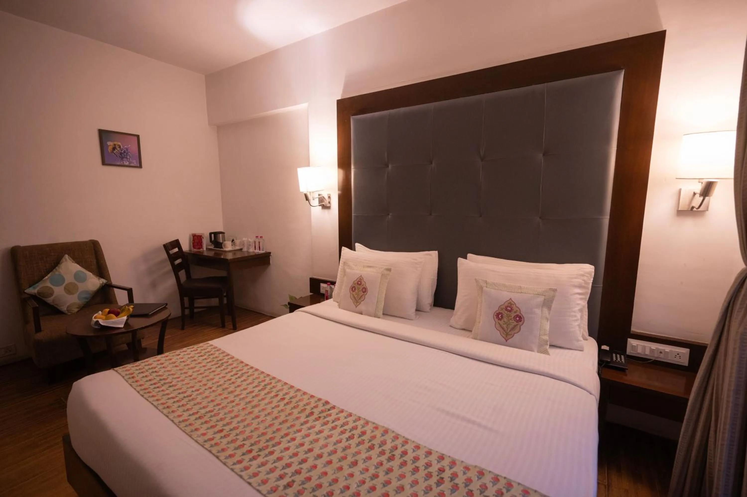 Bed in Hotel Clarks Collection Bhavnagar