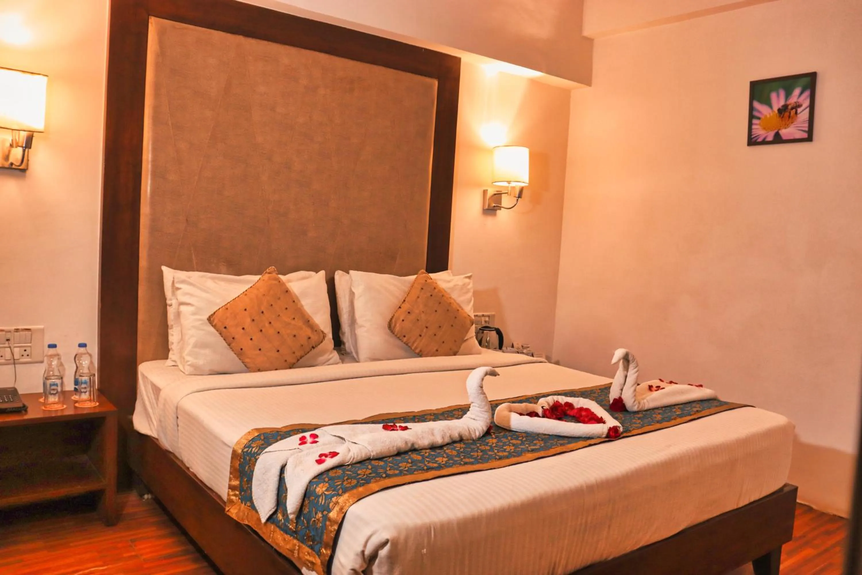 Bed in Hotel Clarks Collection Bhavnagar