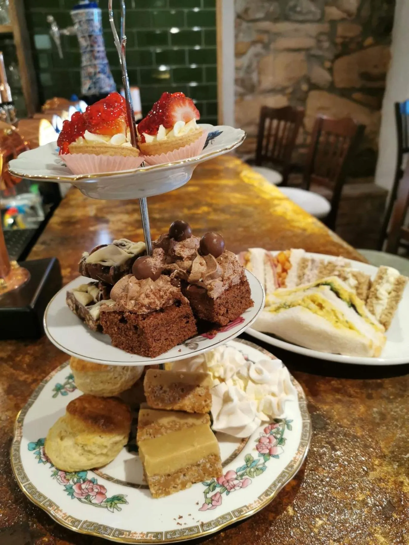 Food and drinks in The Covenanter Hotel