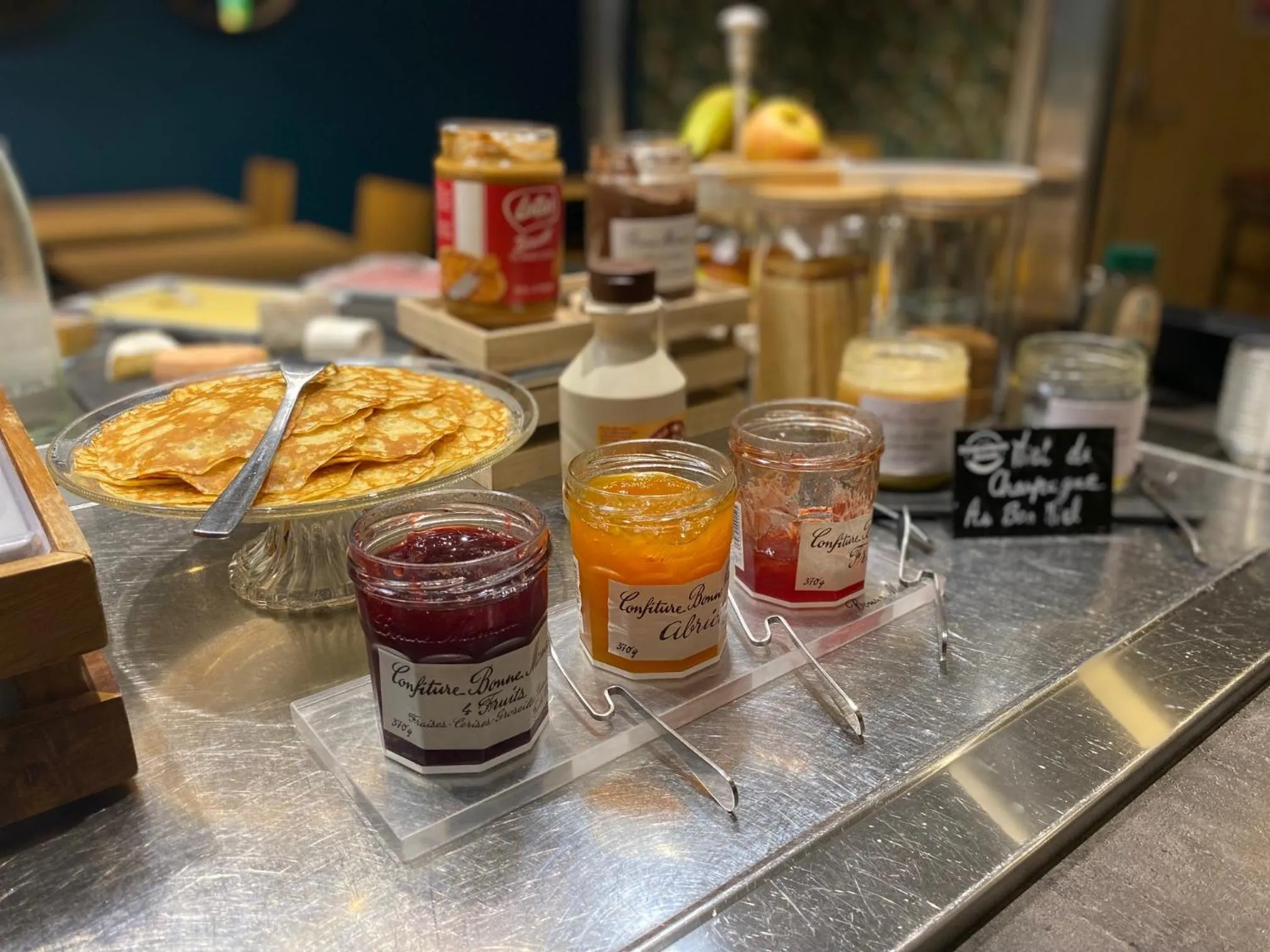 Breakfast in Brit Hotel Reims Croix Blandin