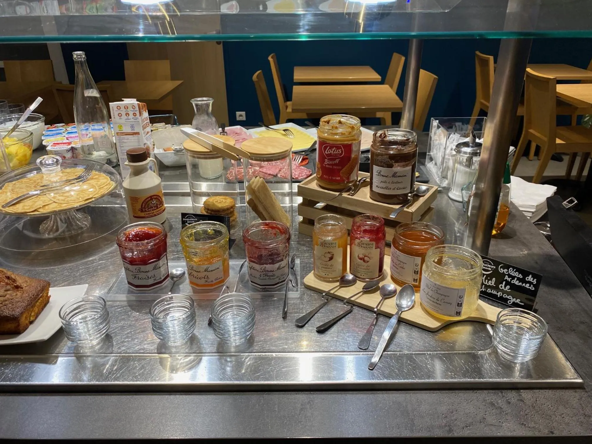 Breakfast in Brit Hotel Reims Croix Blandin