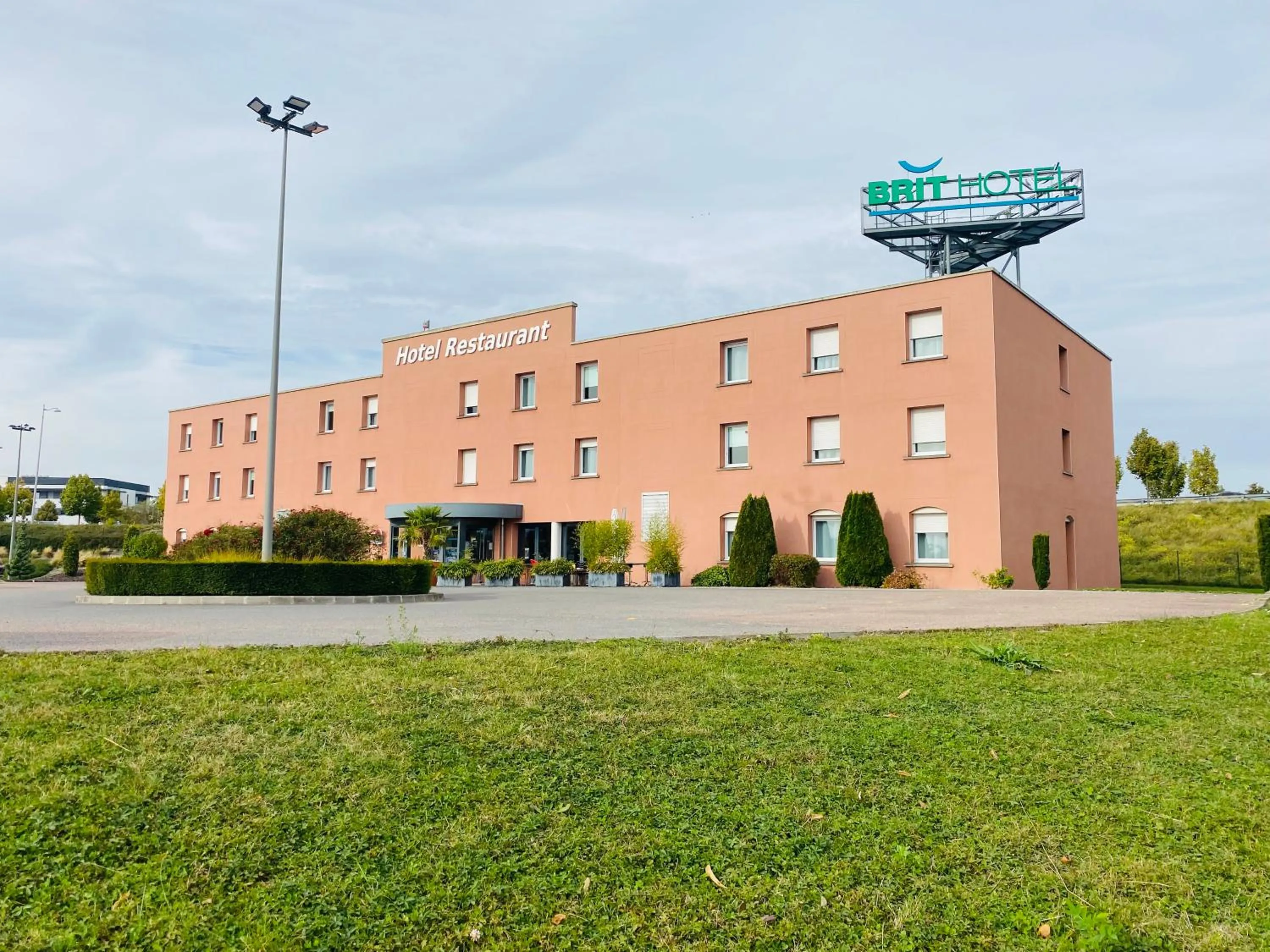 Property building in Brit Hotel Reims Croix Blandin