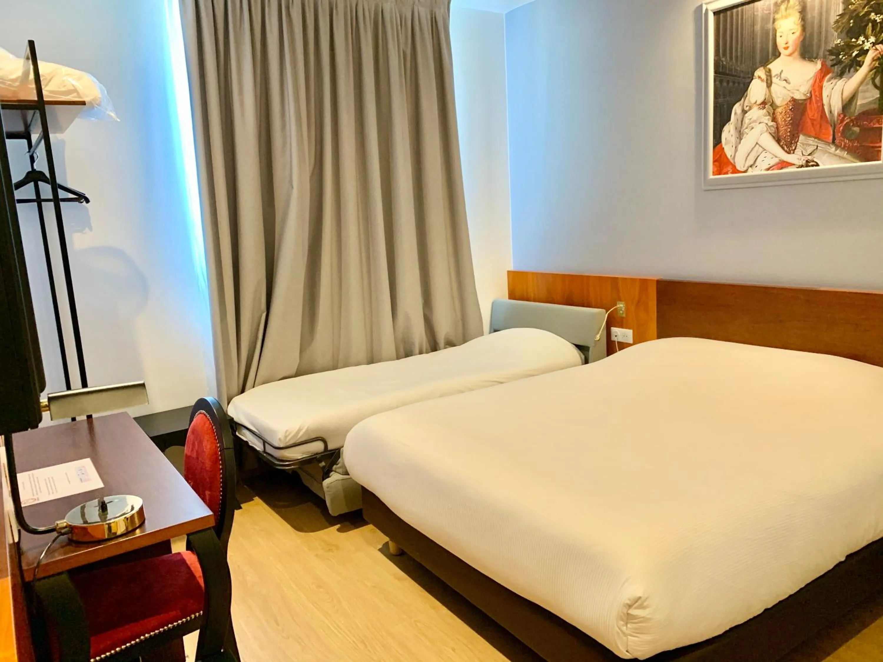 Bedroom, Bed in Hotel des Lys