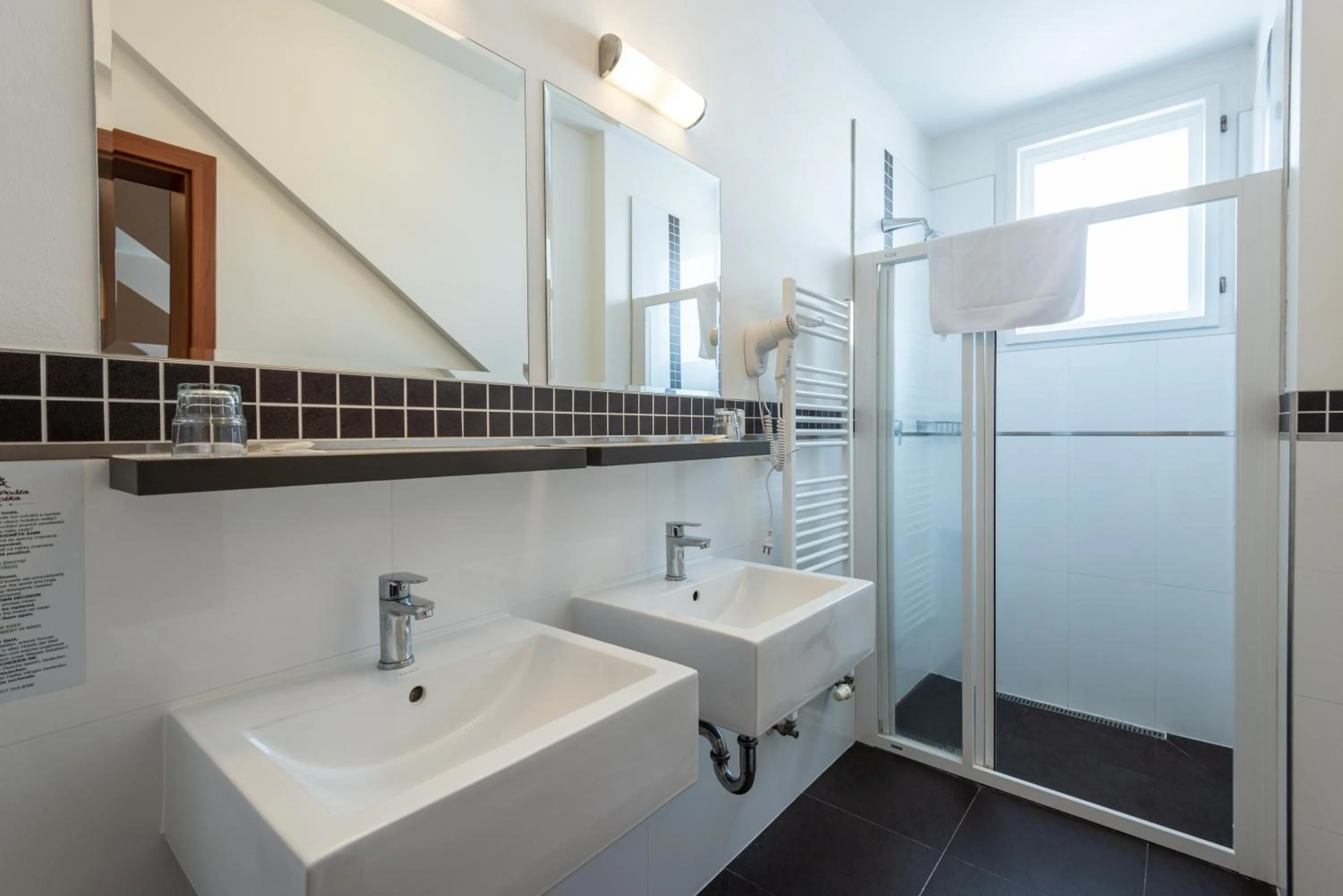 Shower in Hotel Pošta