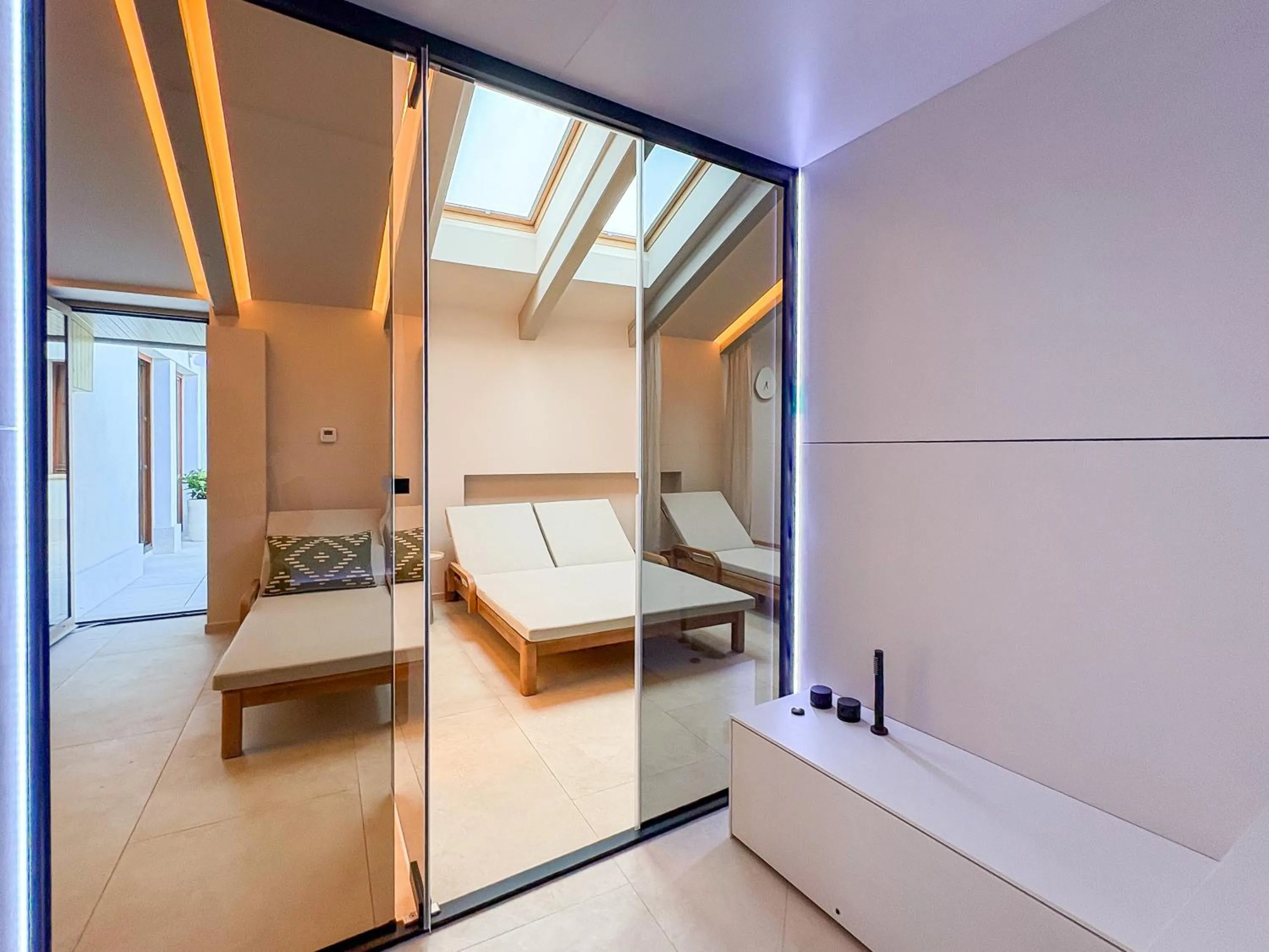 Sauna, Bed in Hotel Pošta