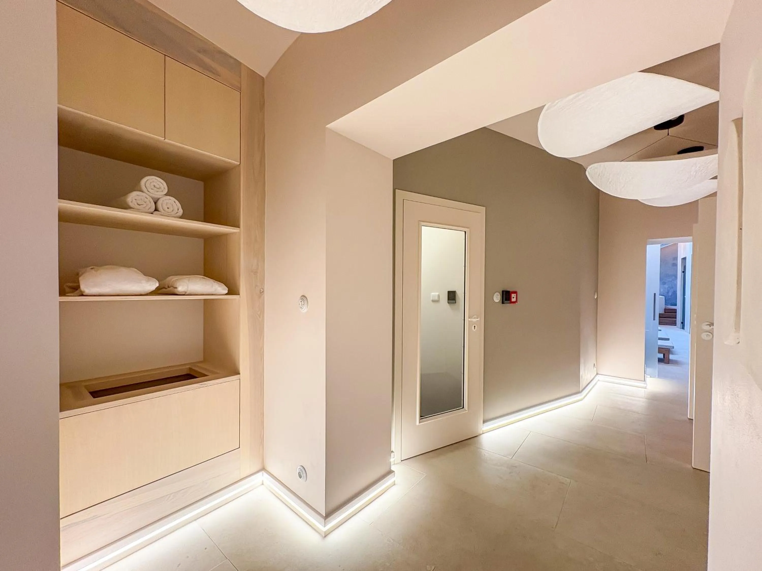 Spa and wellness centre/facilities, Bed in Hotel Pošta