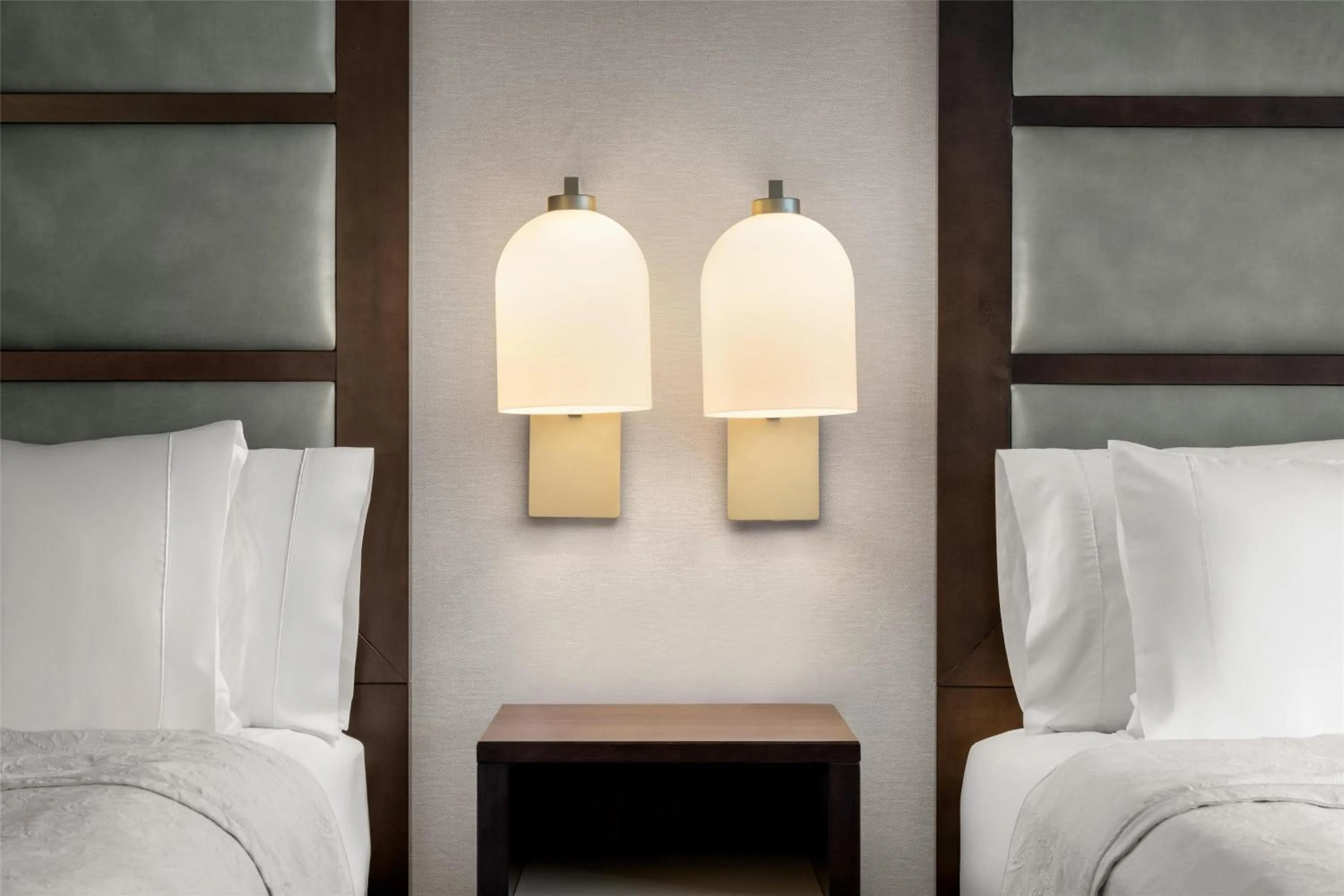 Bed in Homewood Suites by Hilton Indianapolis Carmel