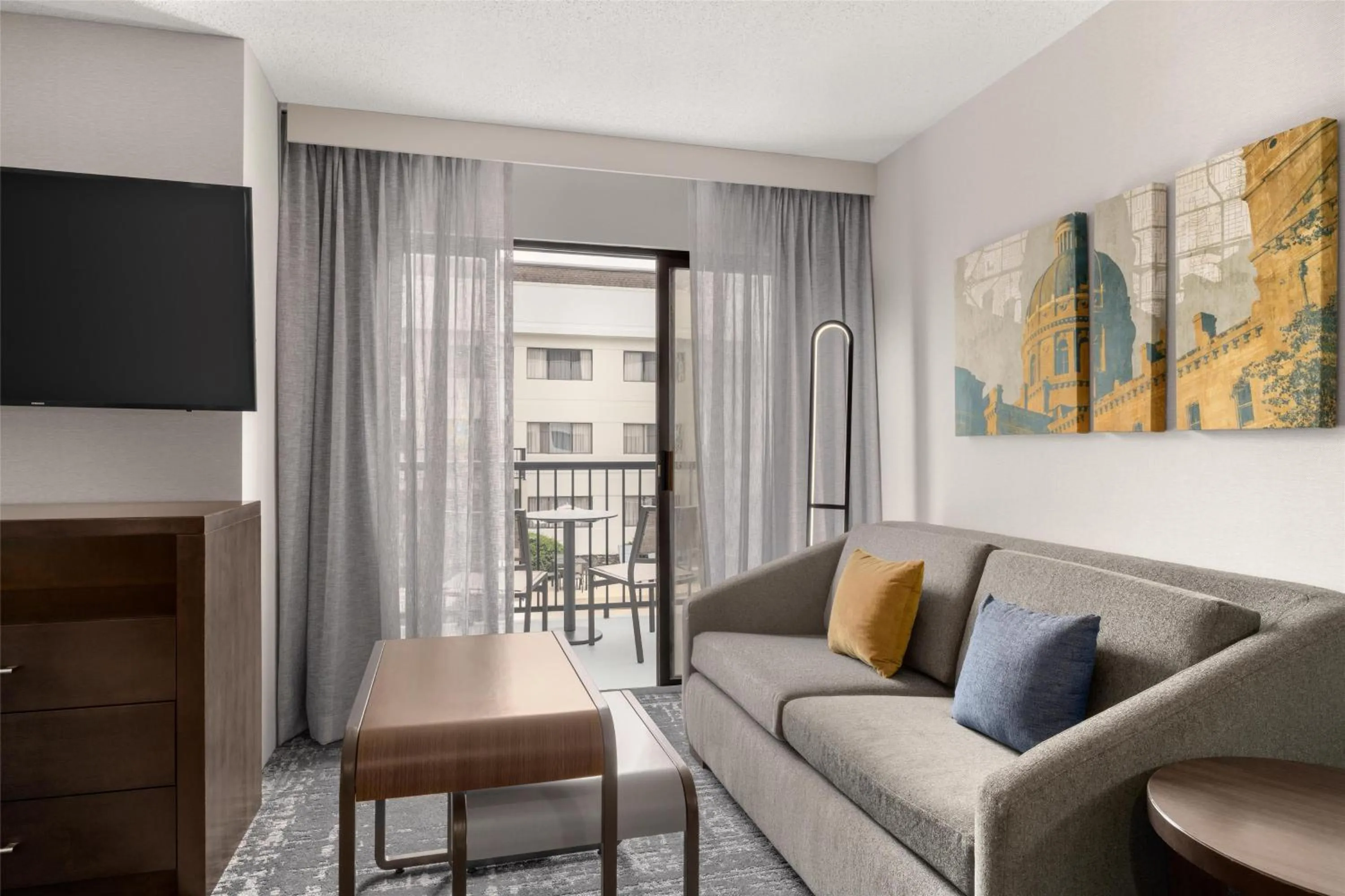 Living room in Homewood Suites by Hilton Indianapolis Carmel