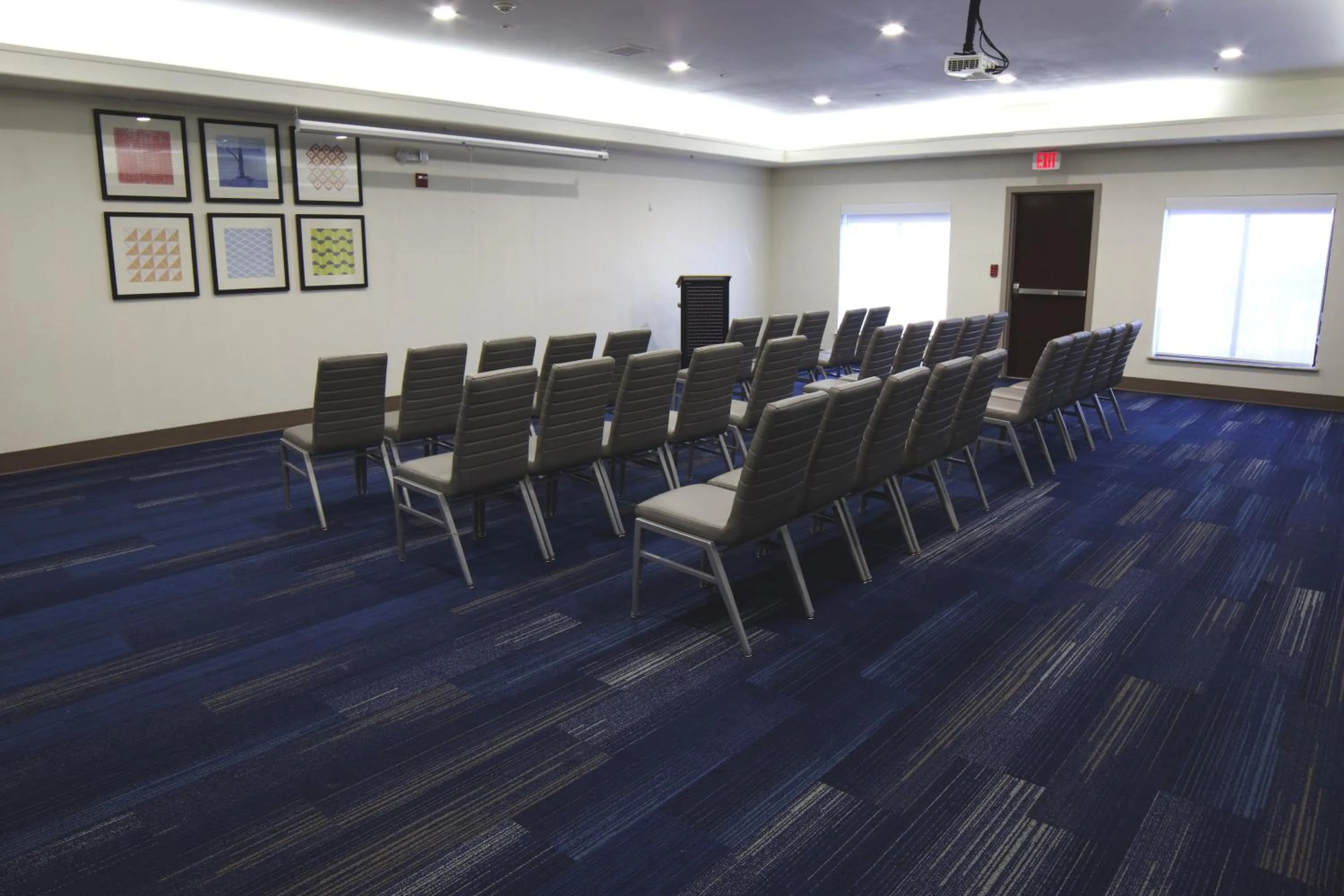 Meeting/conference room in Holiday Inn Express Seguin by IHG