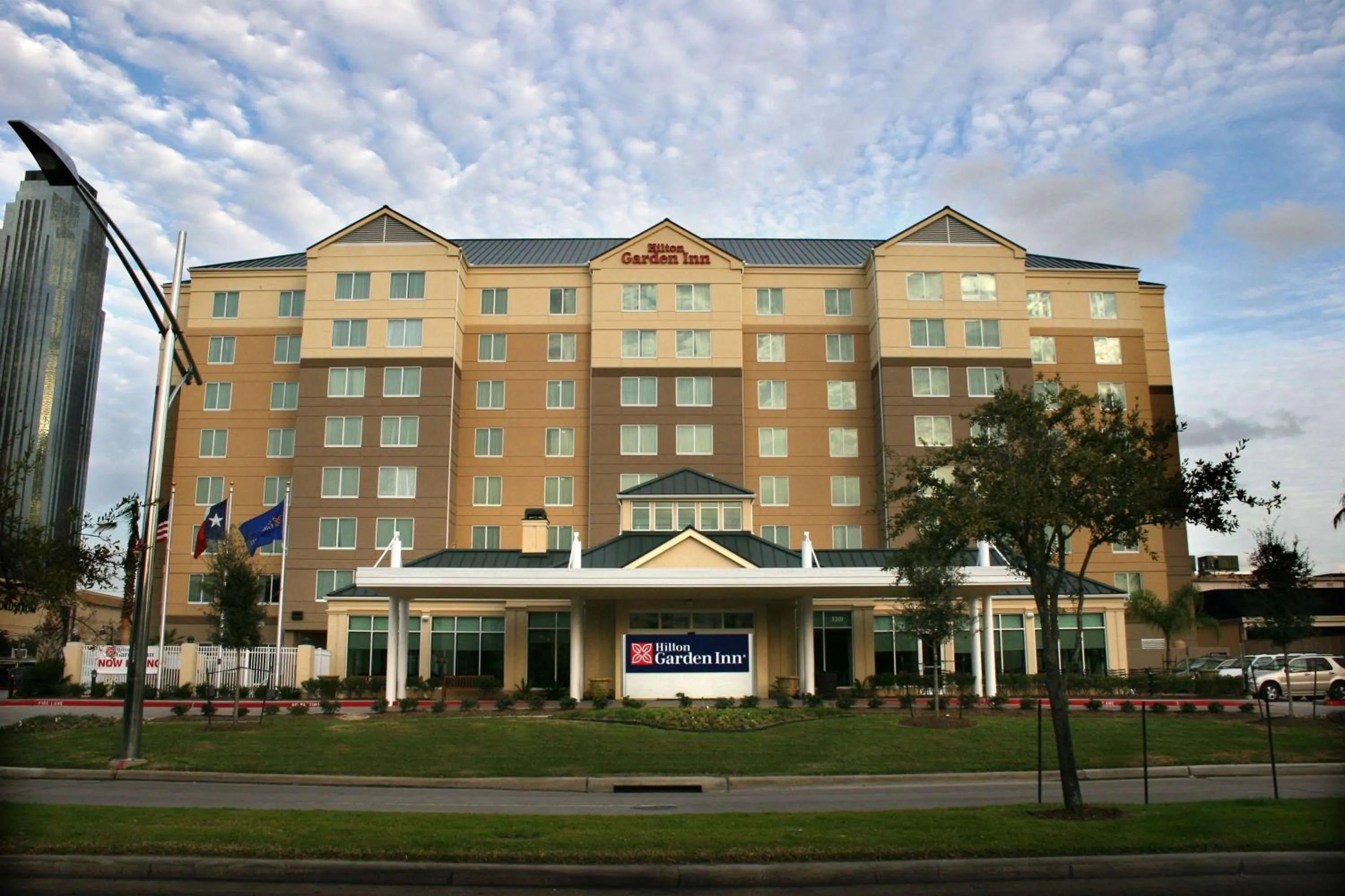 Property building in Hilton Garden Inn Houston/Galleria Area