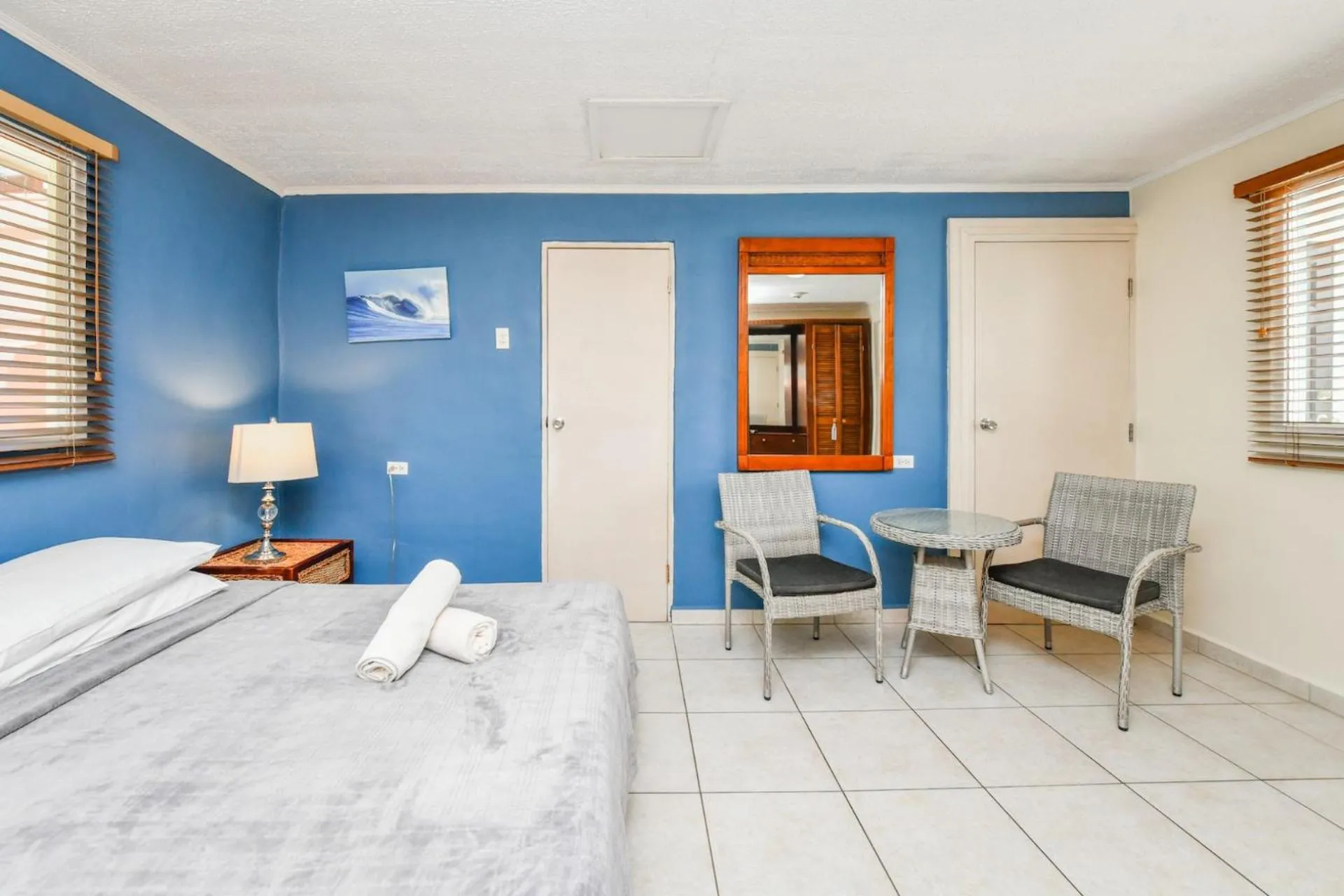 Bed in Arubiana Inn Hotel