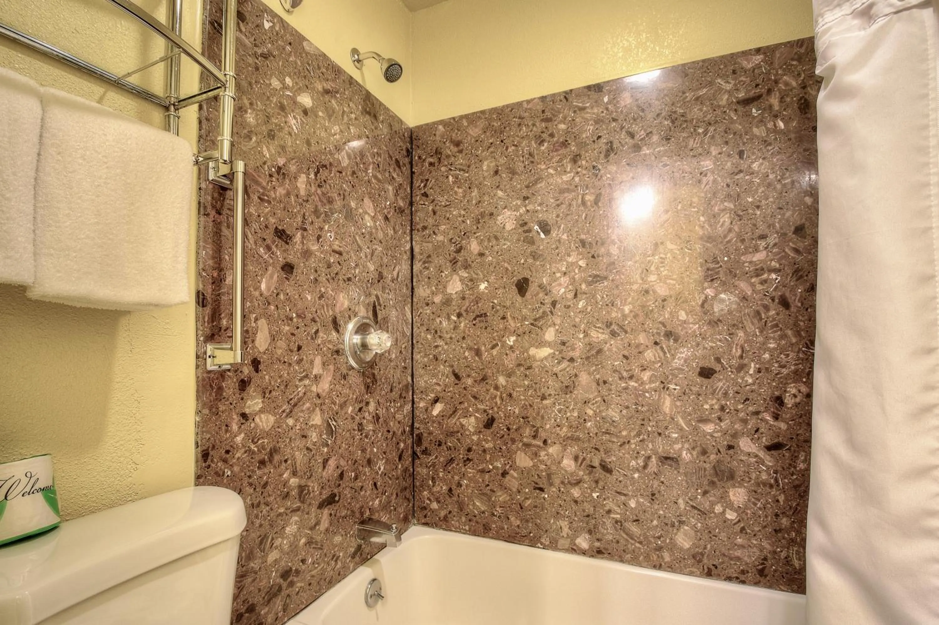 Shower in Bayside Inn