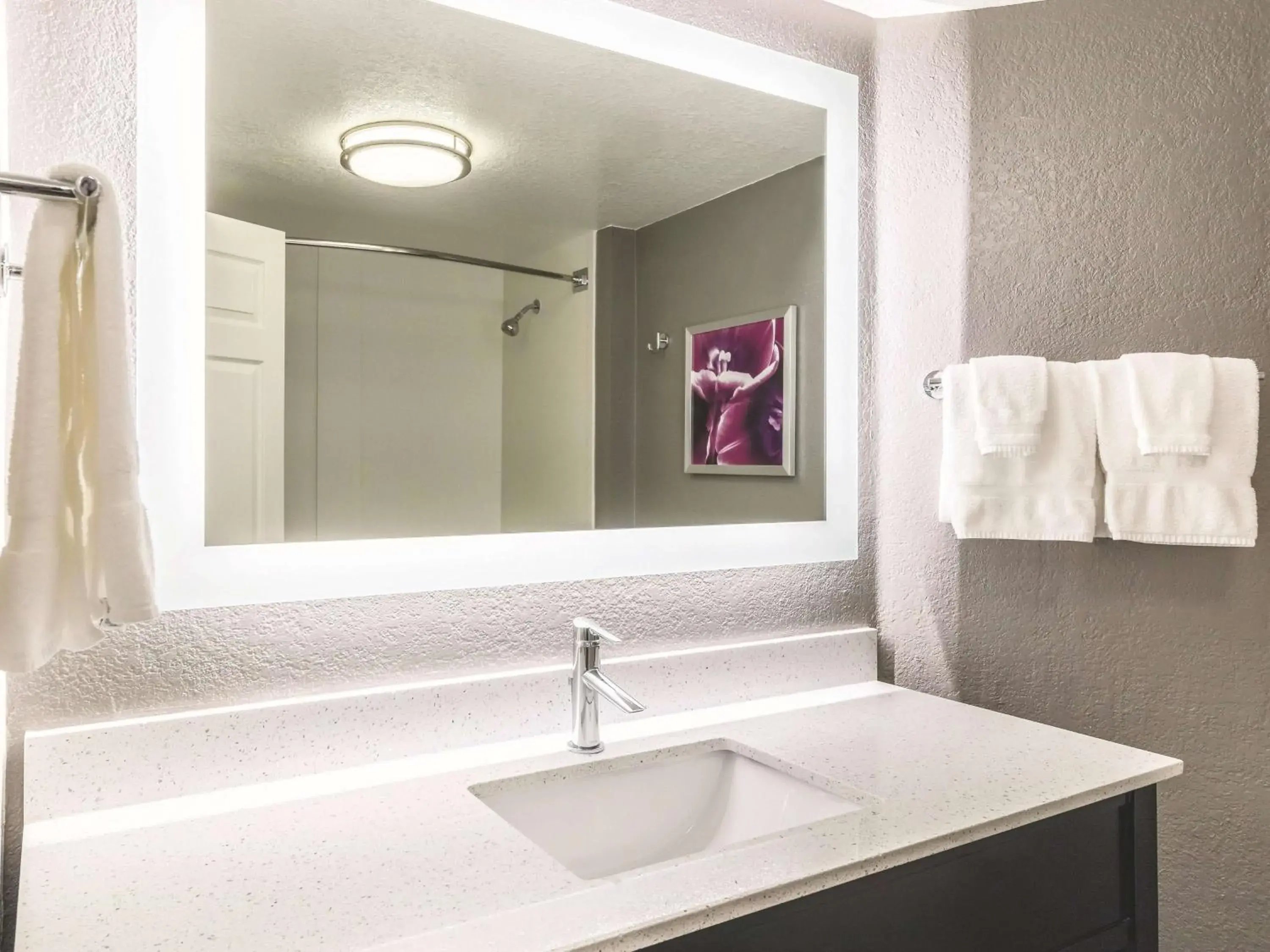 Standard Room with Two Double Beds in La Quinta by Wyndham Austin Airport Standard Room with Two Double Beds in La Quinta by Wyndham Austin Airport