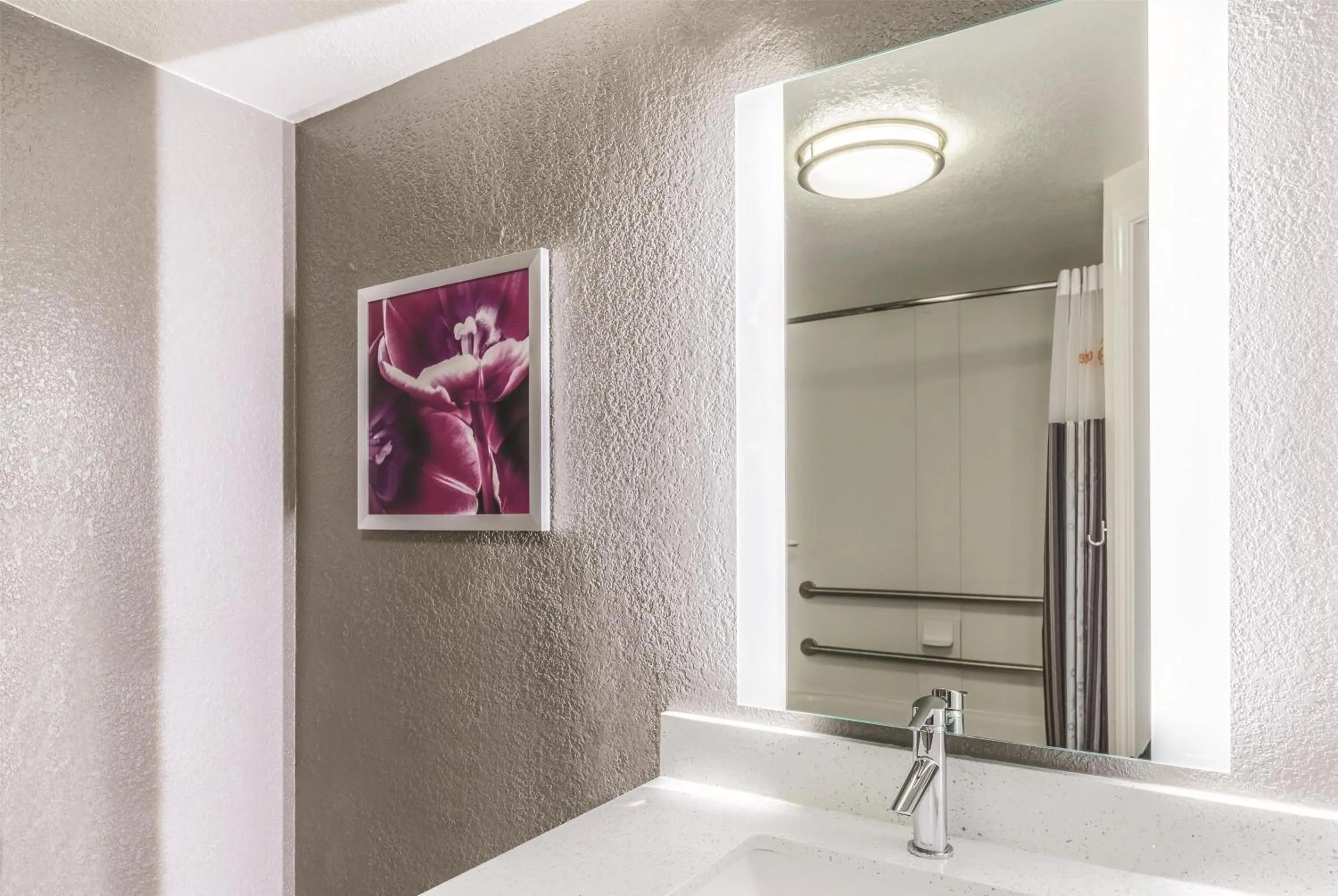 Bathroom in La Quinta by Wyndham Austin Airport