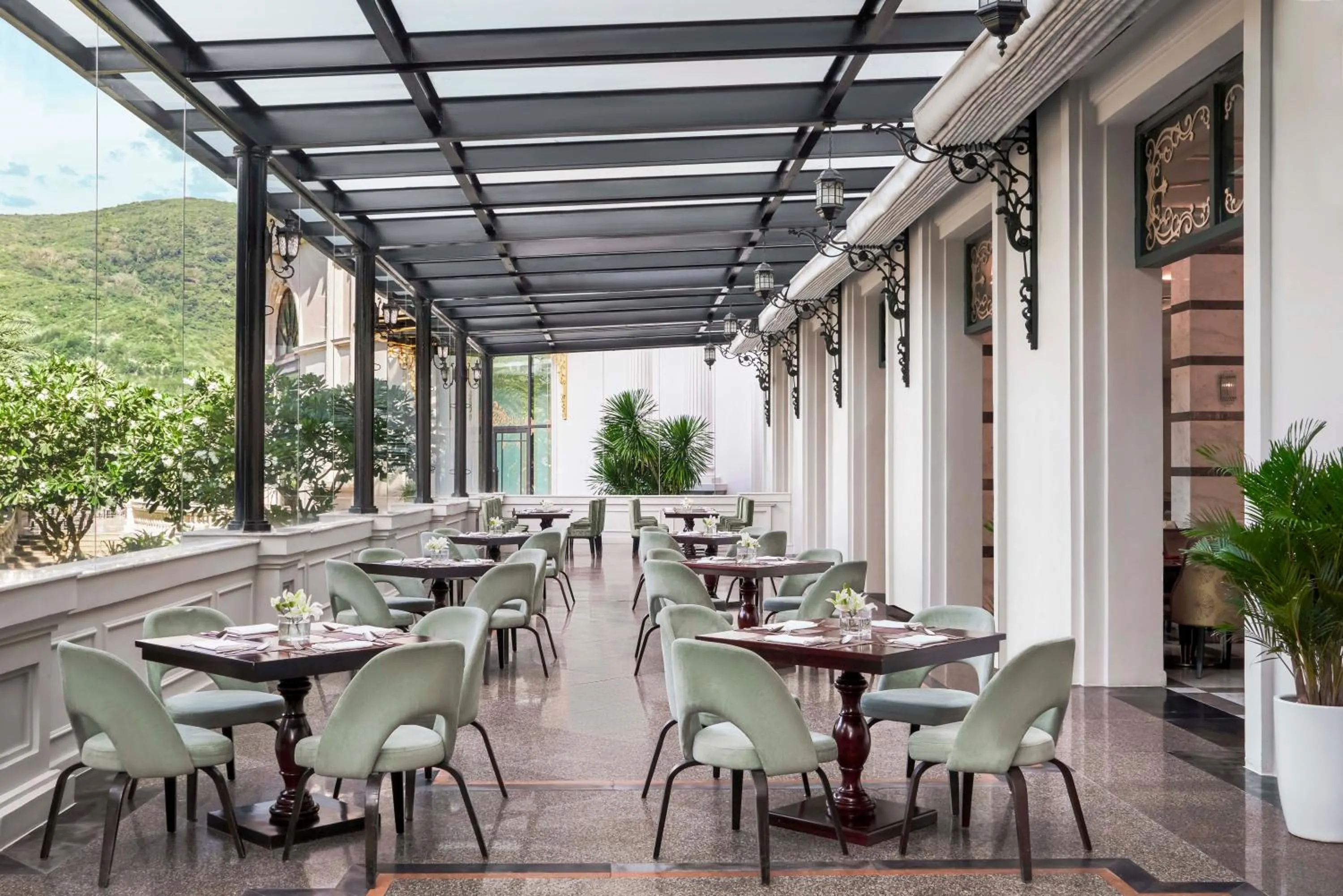 Restaurant/places to eat in Nha Trang Marriott Resort & Spa, Hon Tre Island