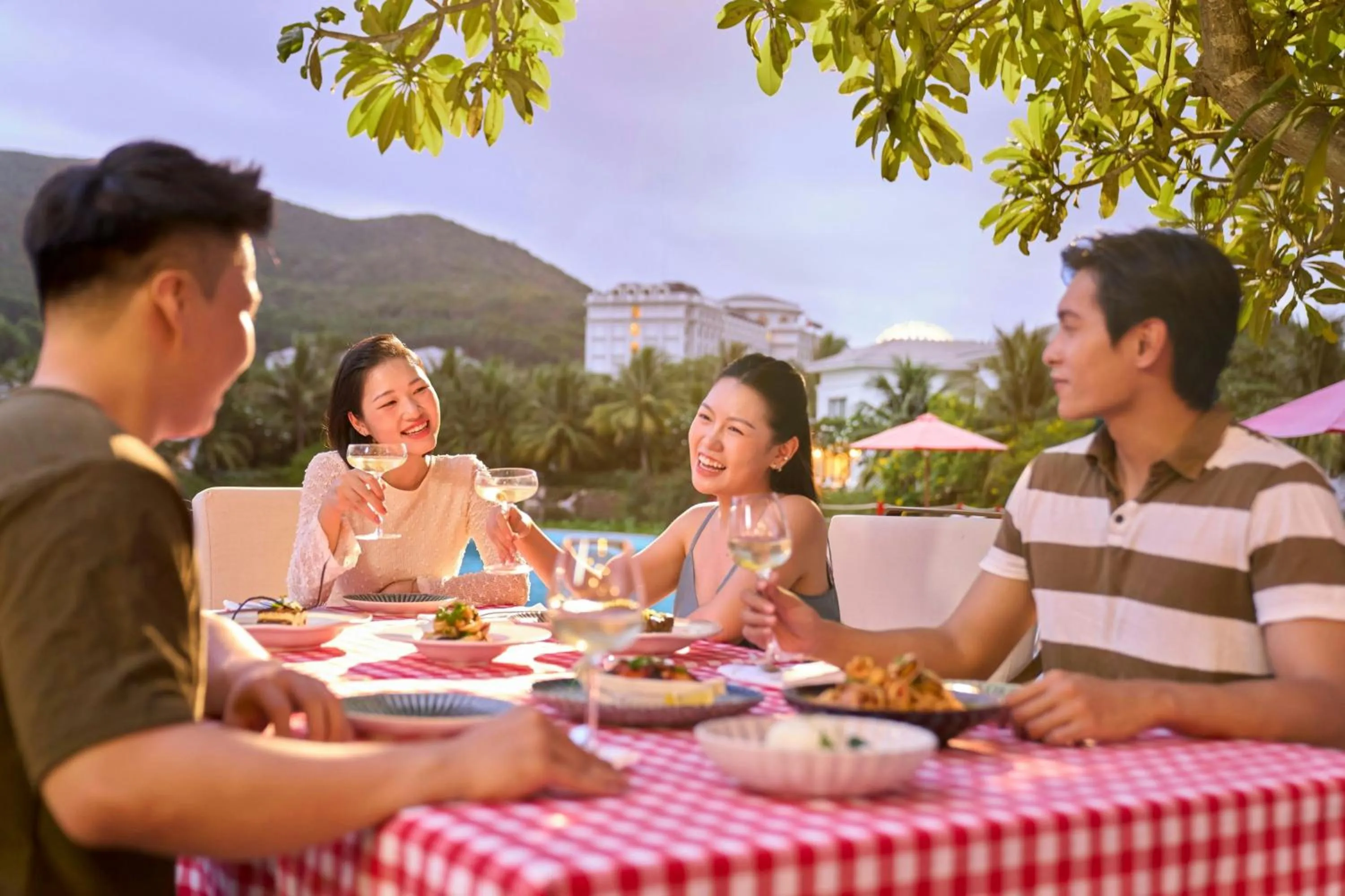 Restaurant/places to eat in Nha Trang Marriott Resort & Spa, Hon Tre Island