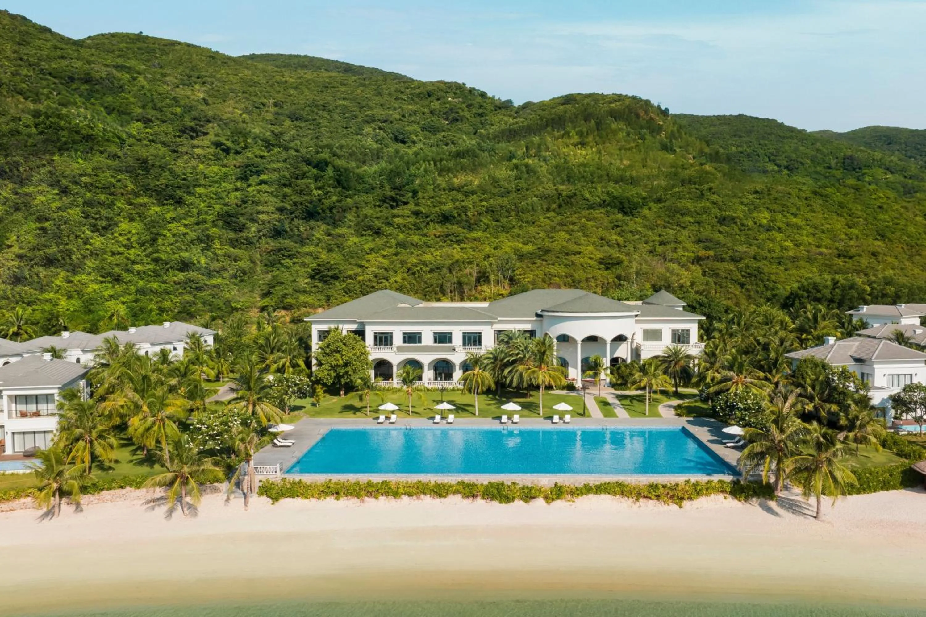 Property building in Nha Trang Marriott Resort & Spa, Hon Tre Island