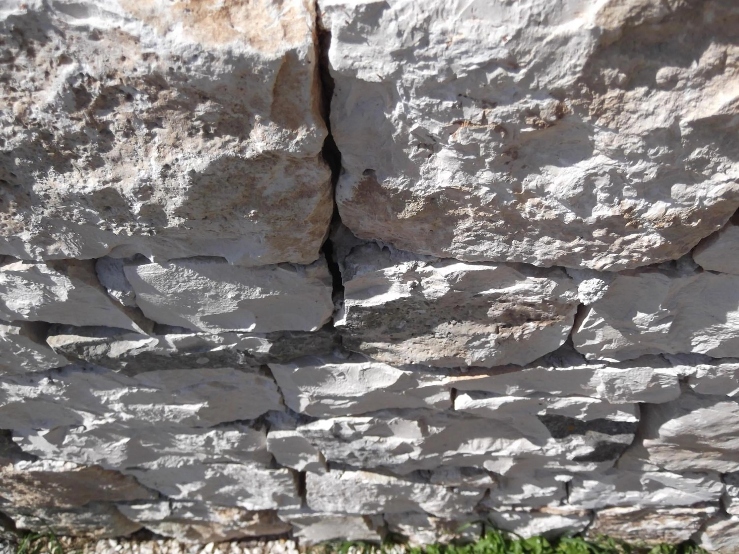 Facade/entrance in Red Rose B&B