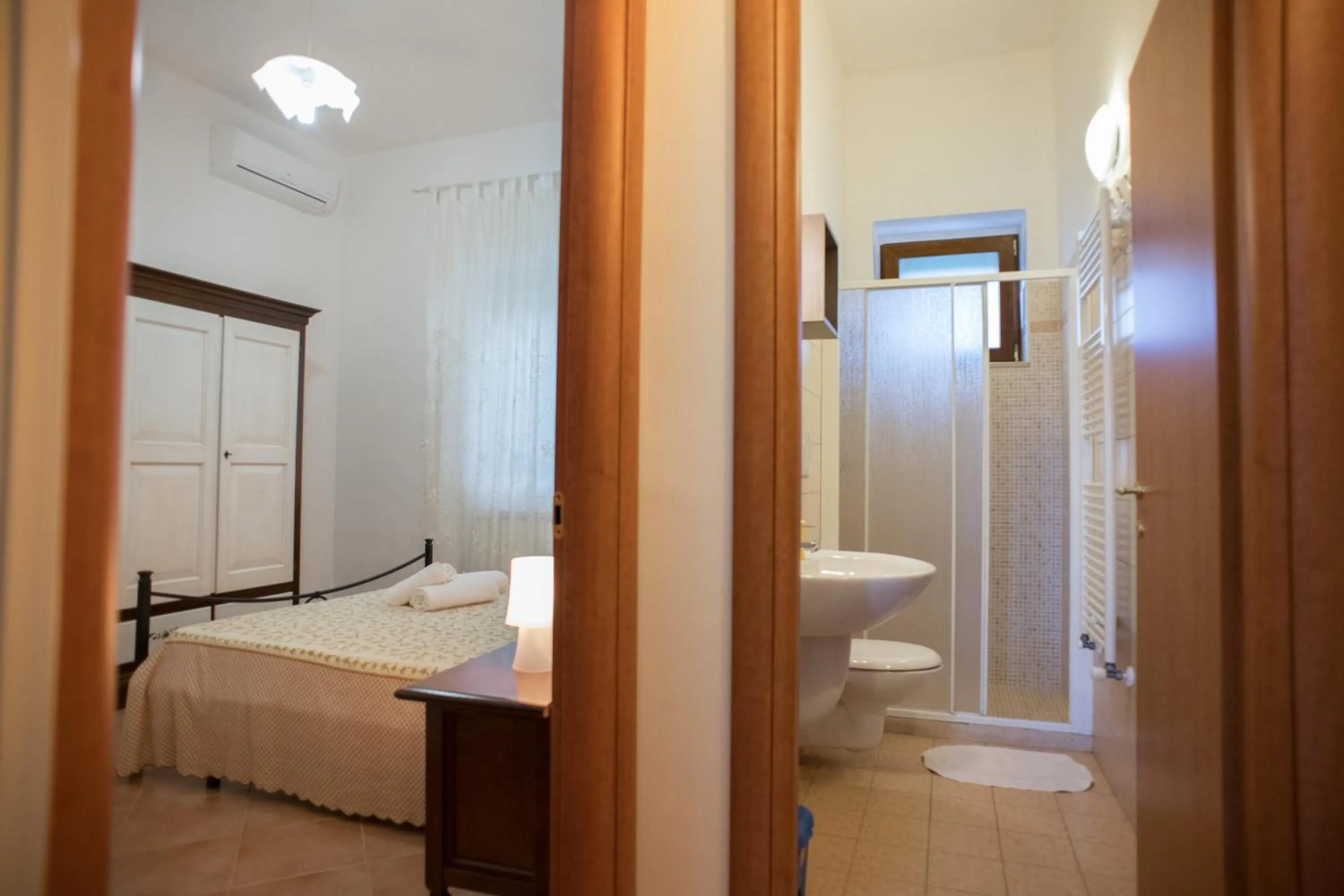 Photo of the whole room in Red Rose B&B