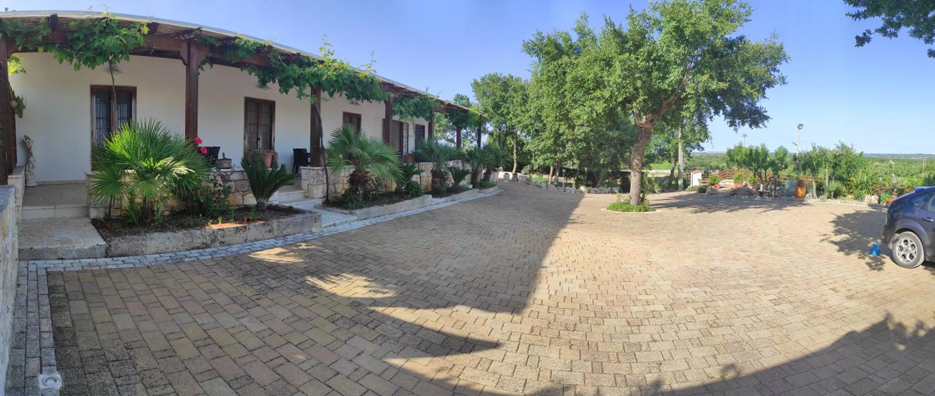 Property building in Red Rose B&B