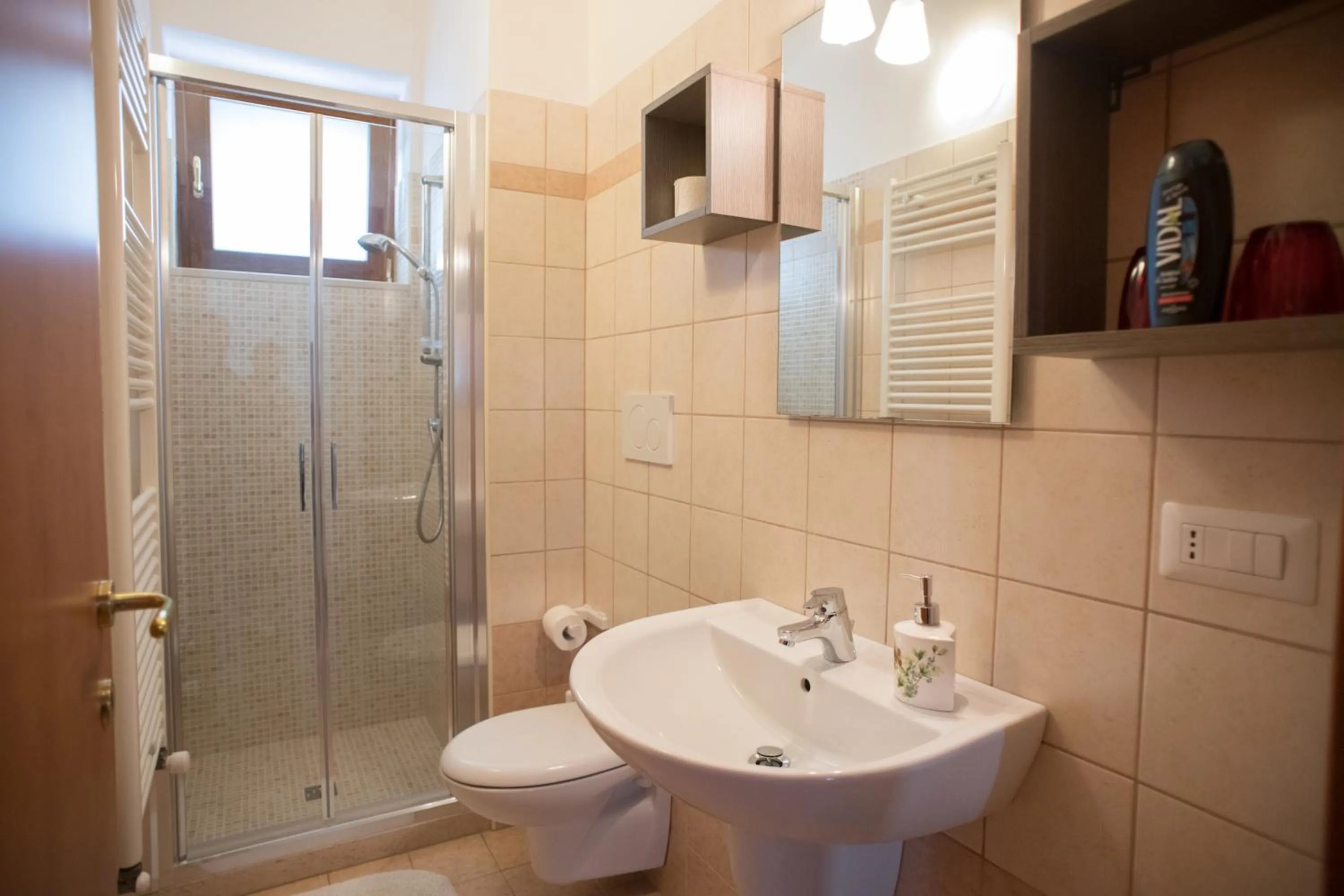 Shower in Red Rose B&B