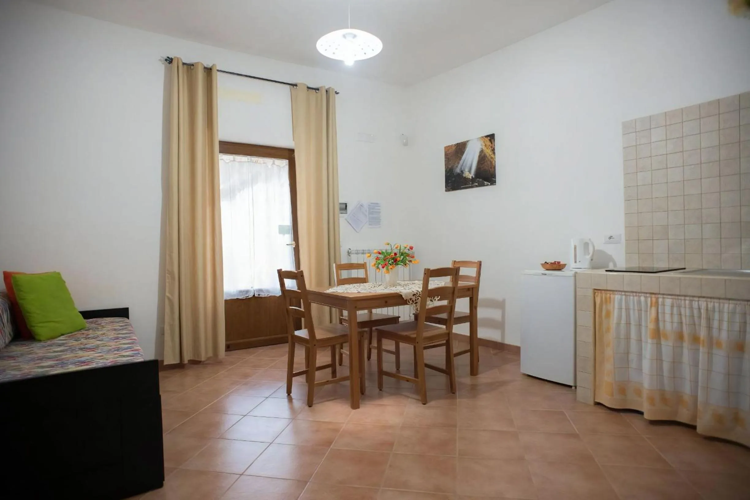 Kitchen or kitchenette in Red Rose B&B