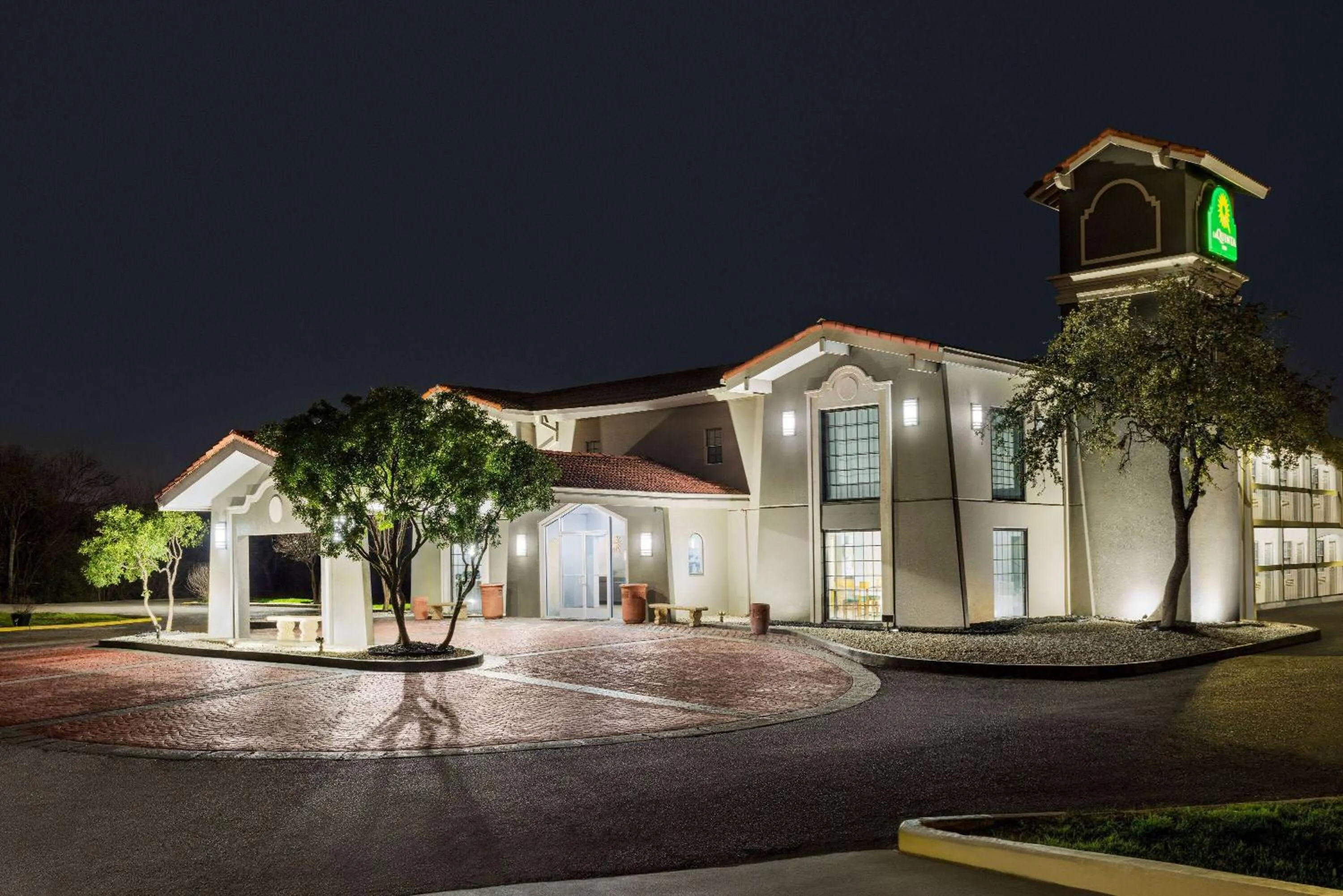 Property building in La Quinta Inn by Wyndham San Antonio Lackland