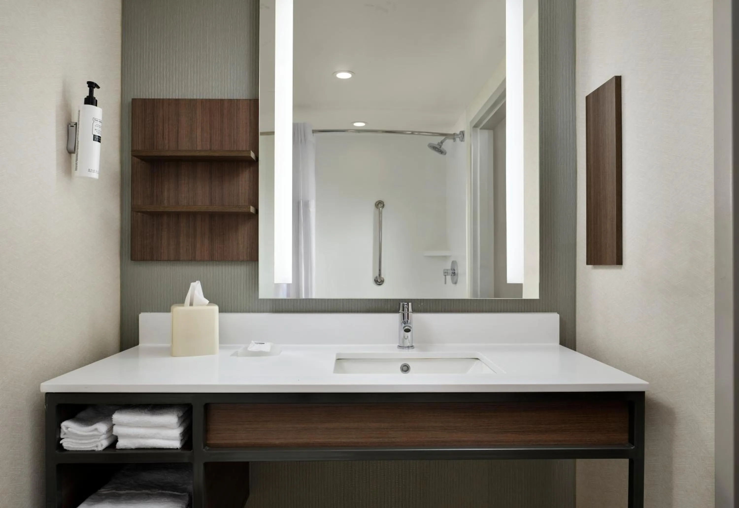 Bathroom in Hilton Garden Inn Jackson-Madison