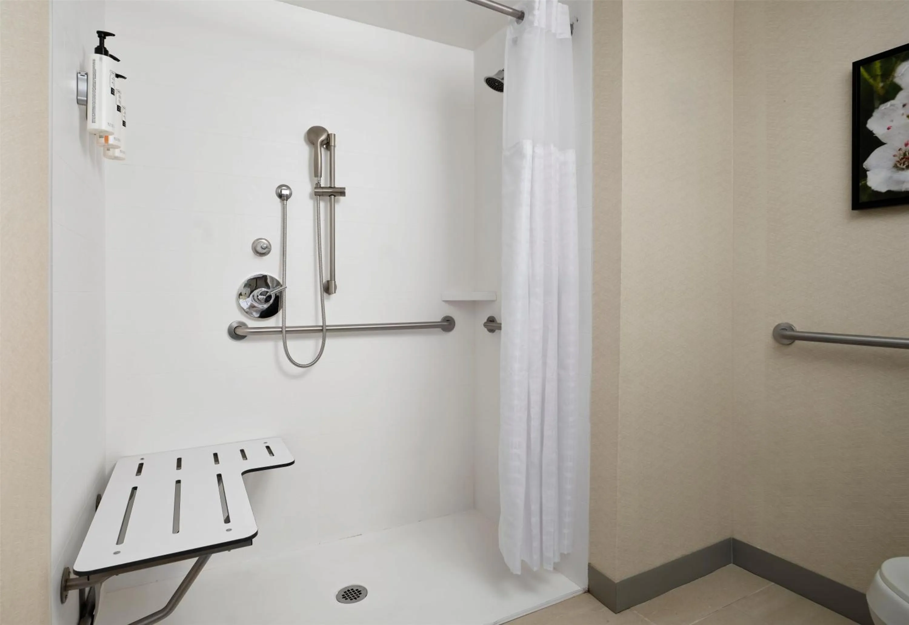 Bathroom in Hilton Garden Inn Jackson-Madison