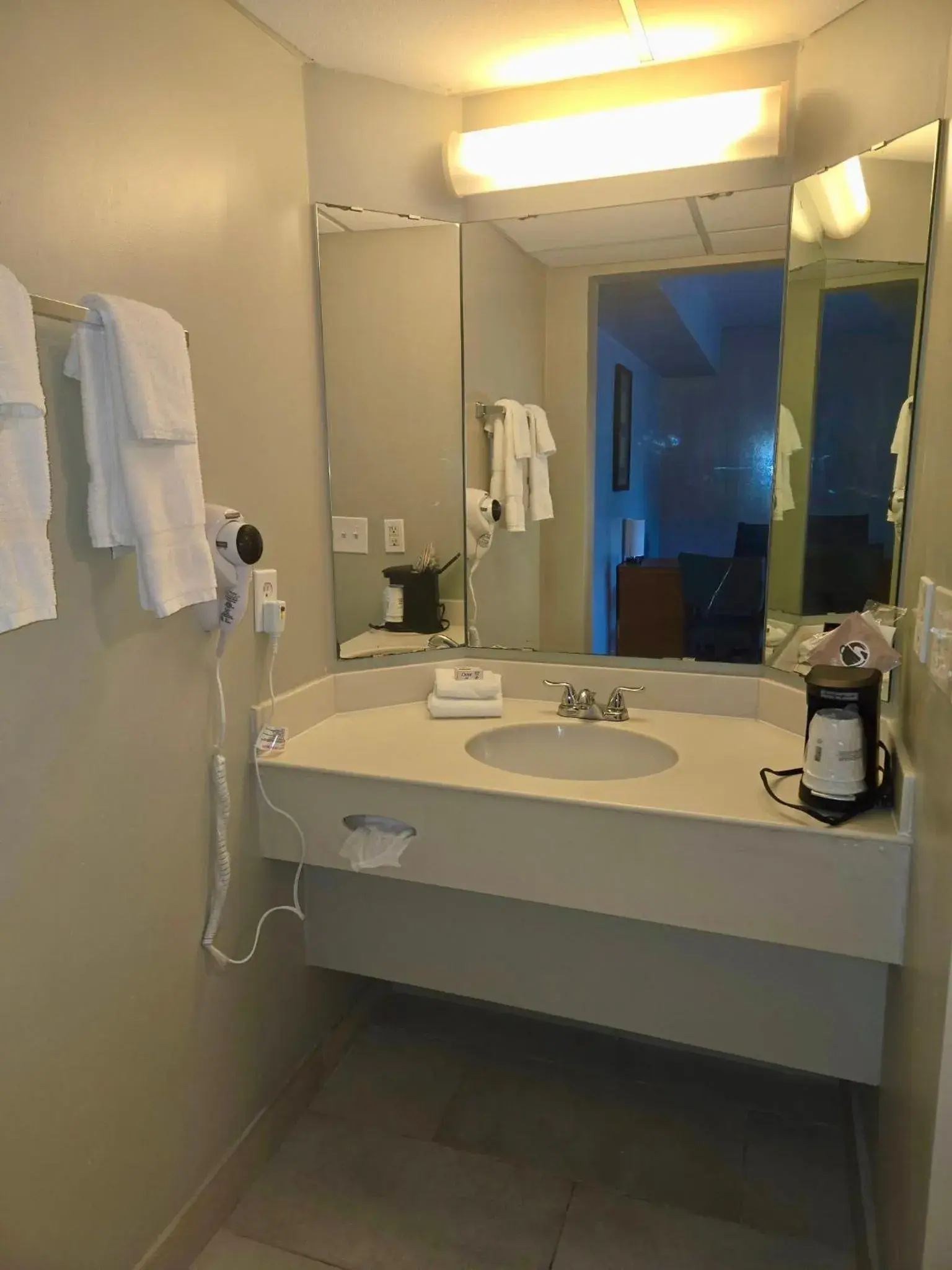 Standard Double Room in La Quinta Inn Tampa Airport Stadium Westshore Standard Double Room in La Quinta Inn Tampa Airport Stadium Westshore