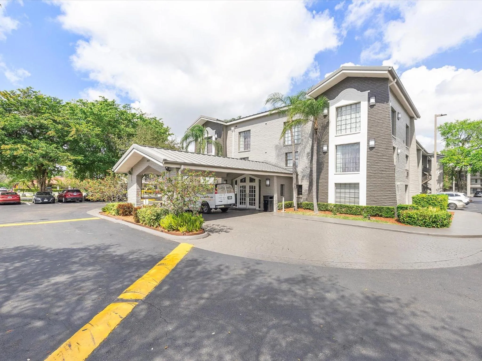 Property building in La Quinta Inn by Wyndham Miami Airport North
