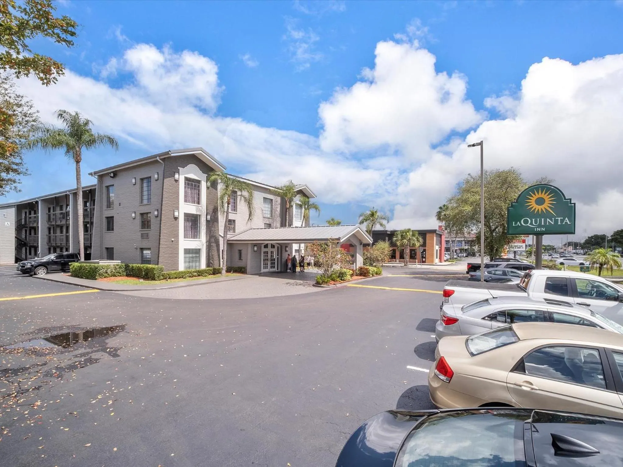 Property building in La Quinta Inn by Wyndham Miami Airport North
