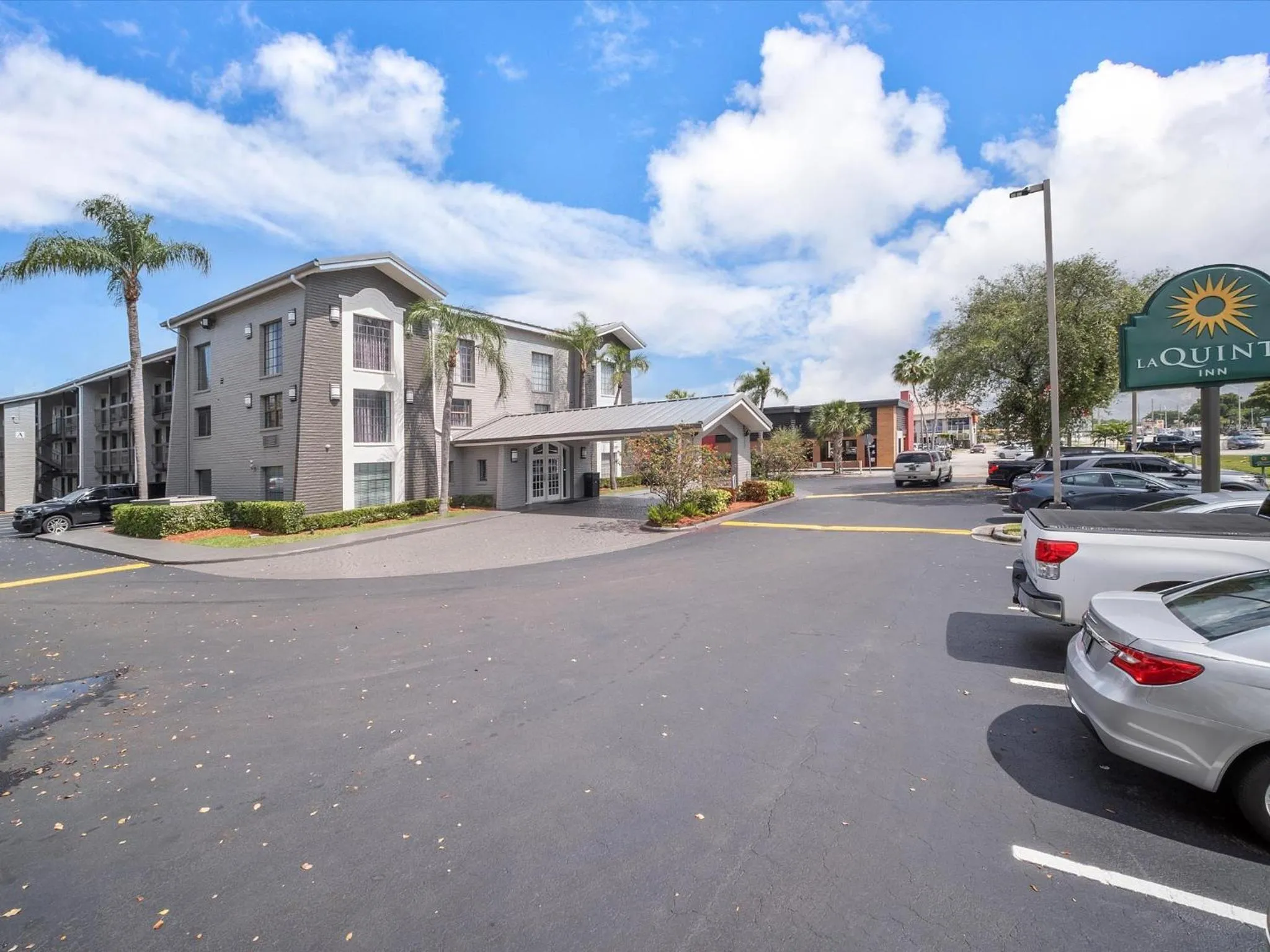 Property building in La Quinta Inn by Wyndham Miami Airport North