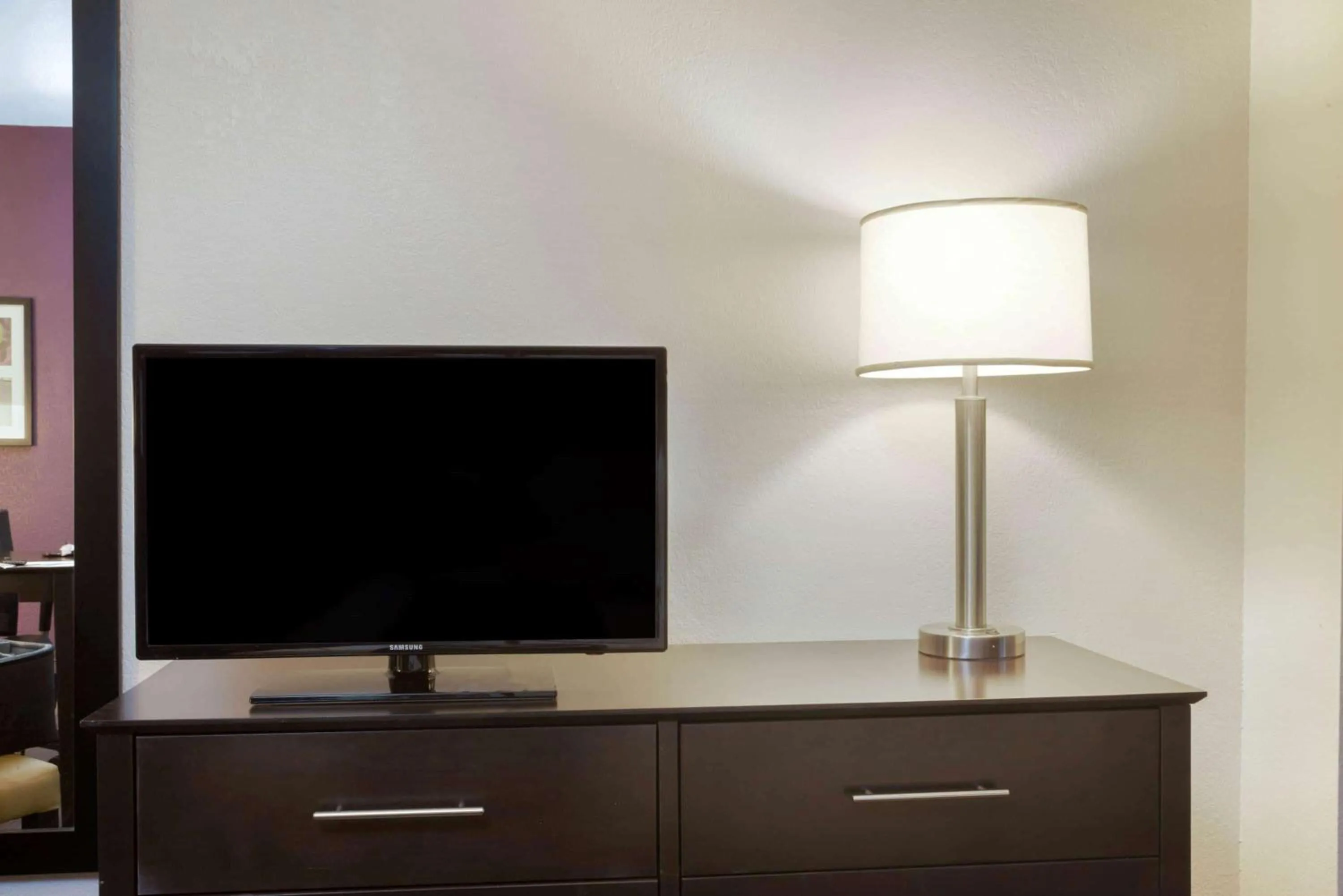 Photo of the whole room in La Quinta Inn by Wyndham Miami Airport North