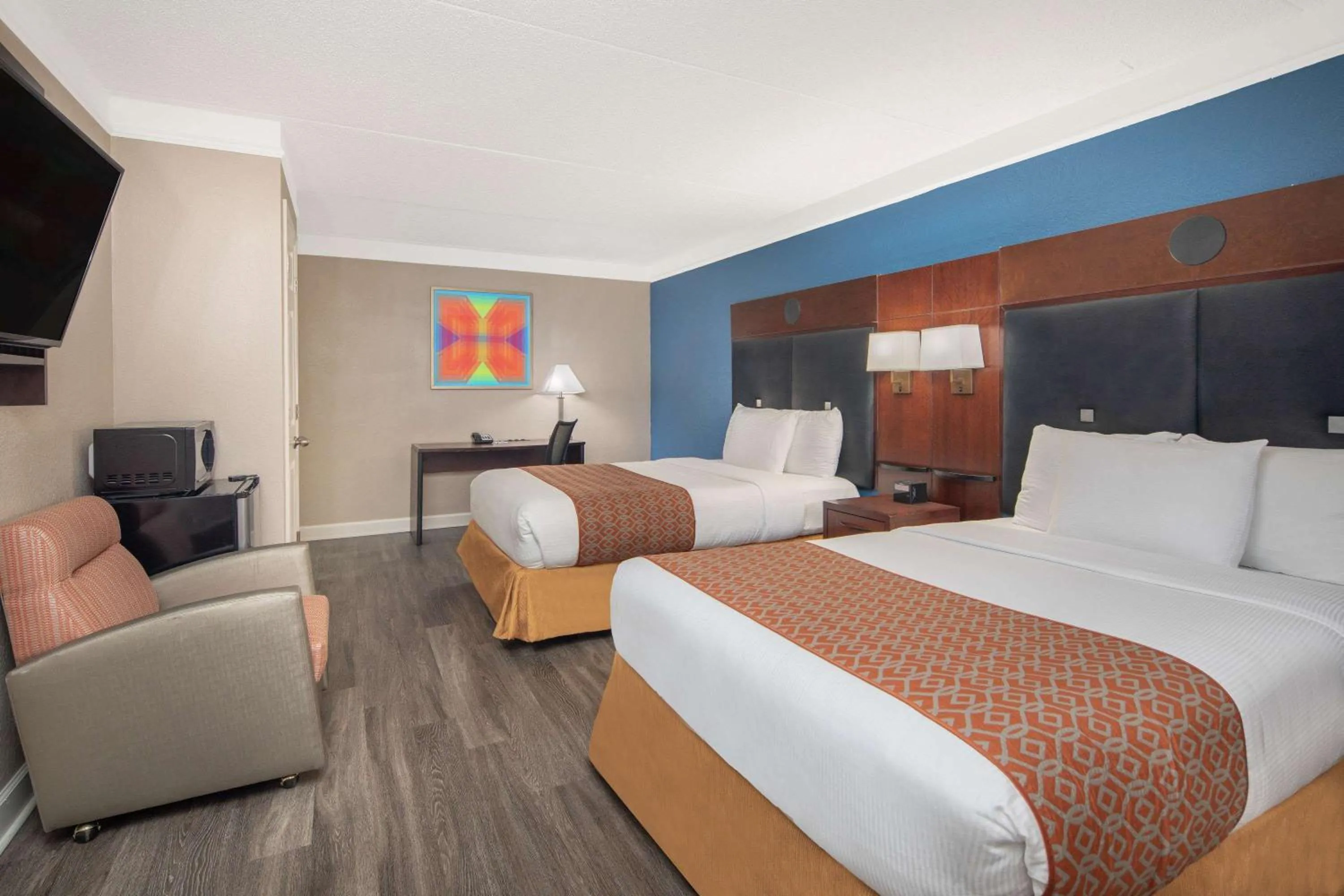 Photo of the whole room, Bed in Budget Inn & Suite Atlanta Marietta Stadium
